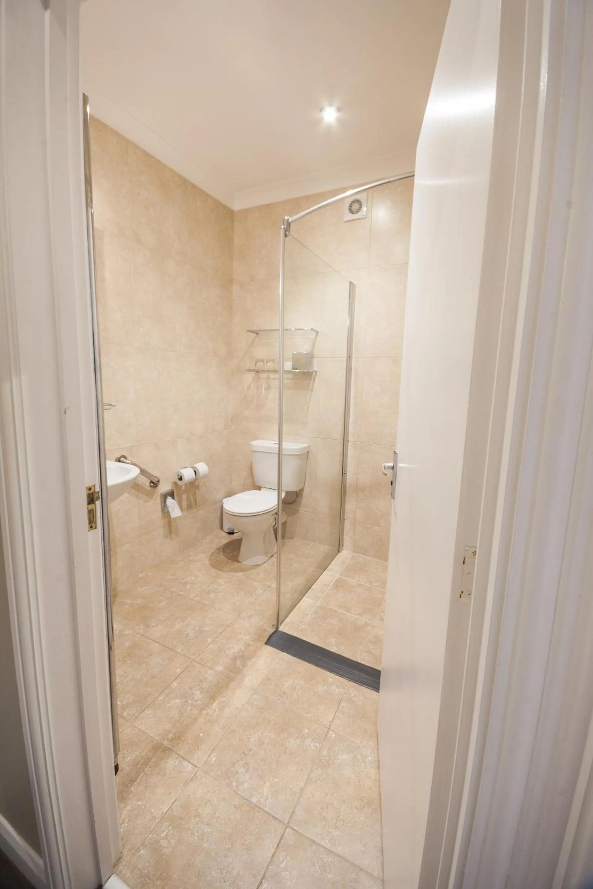 Bathroom in Crown Lodge Hotel