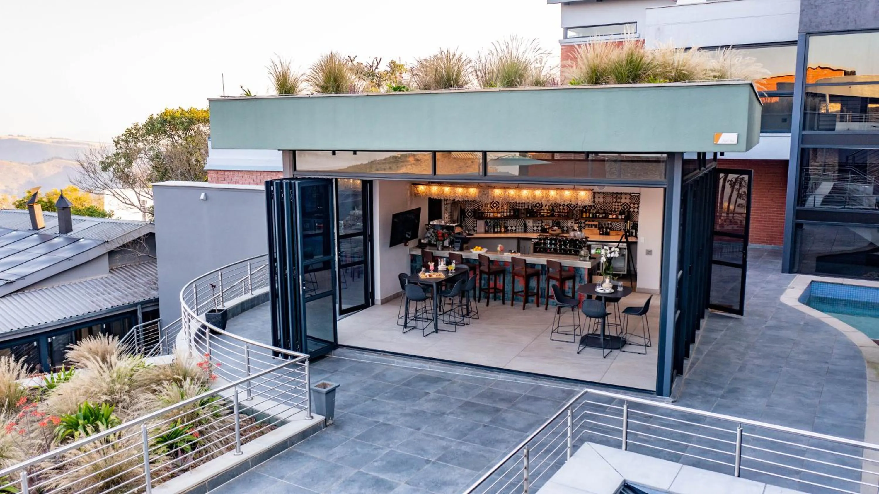 Restaurant/places to eat in Angels View Hotel