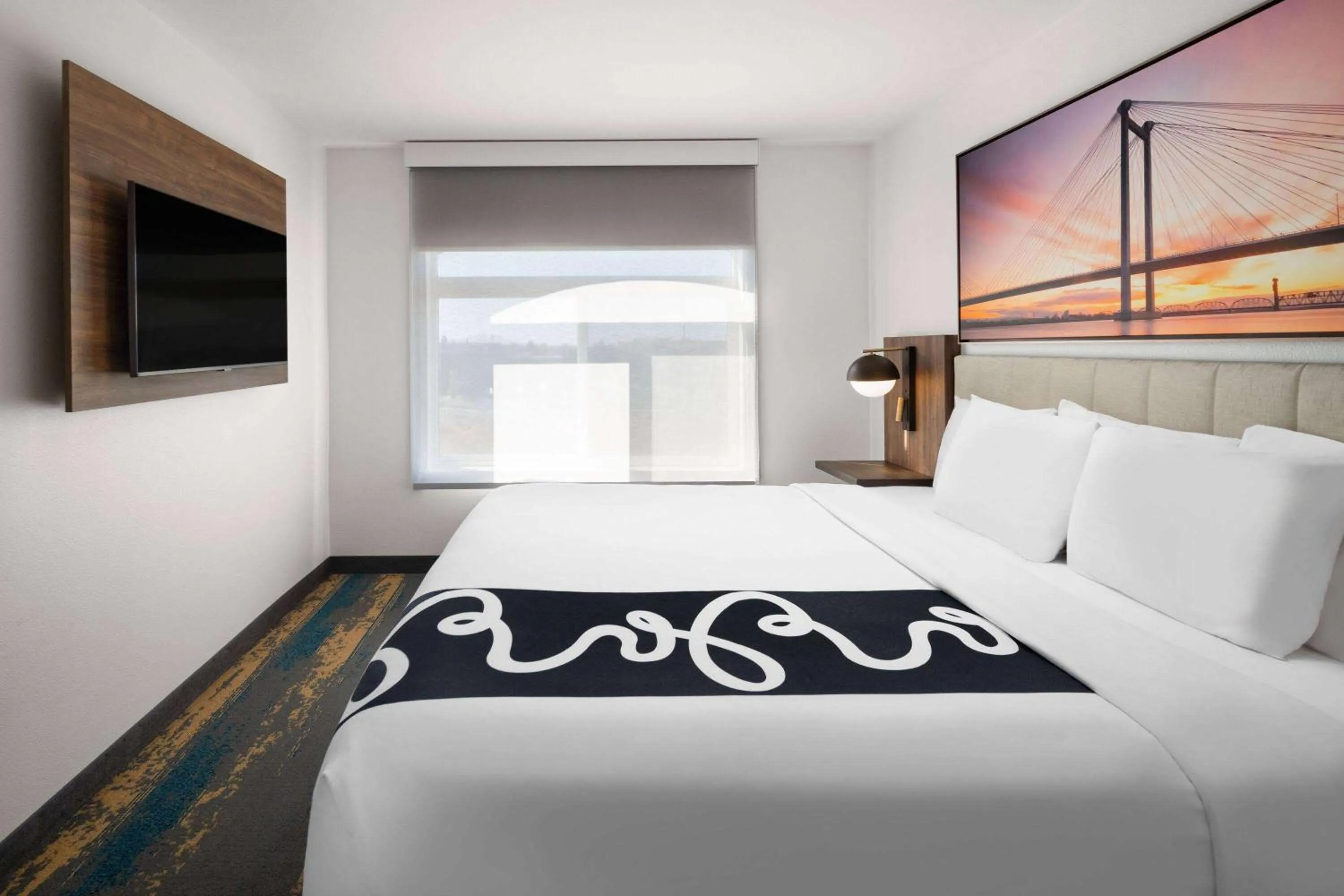 Photo of the whole room, Bed in La Quinta by Wyndham Kennewick