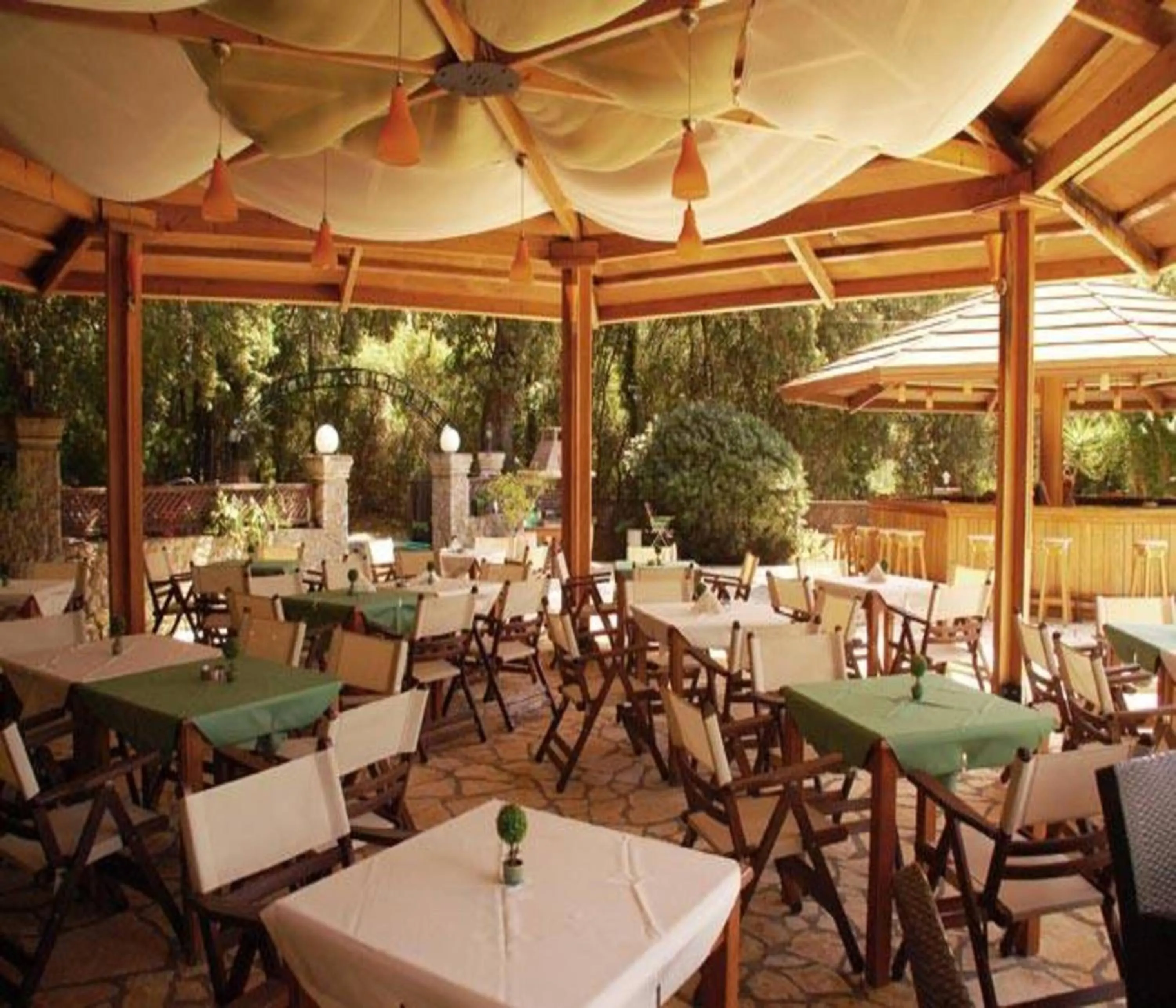 Restaurant/places to eat in Fiori Hotel