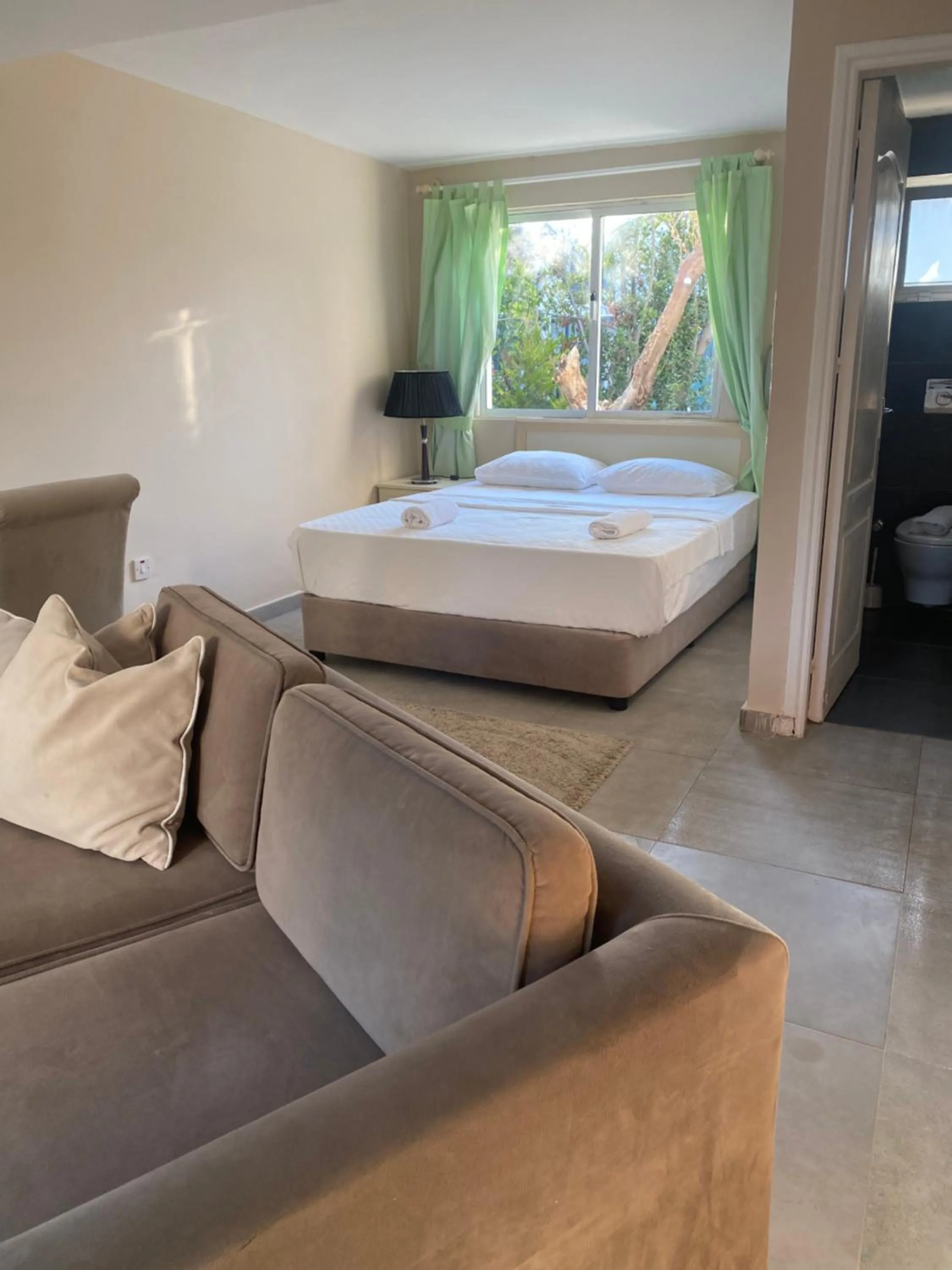 The Prince Inn Hotel & Villas