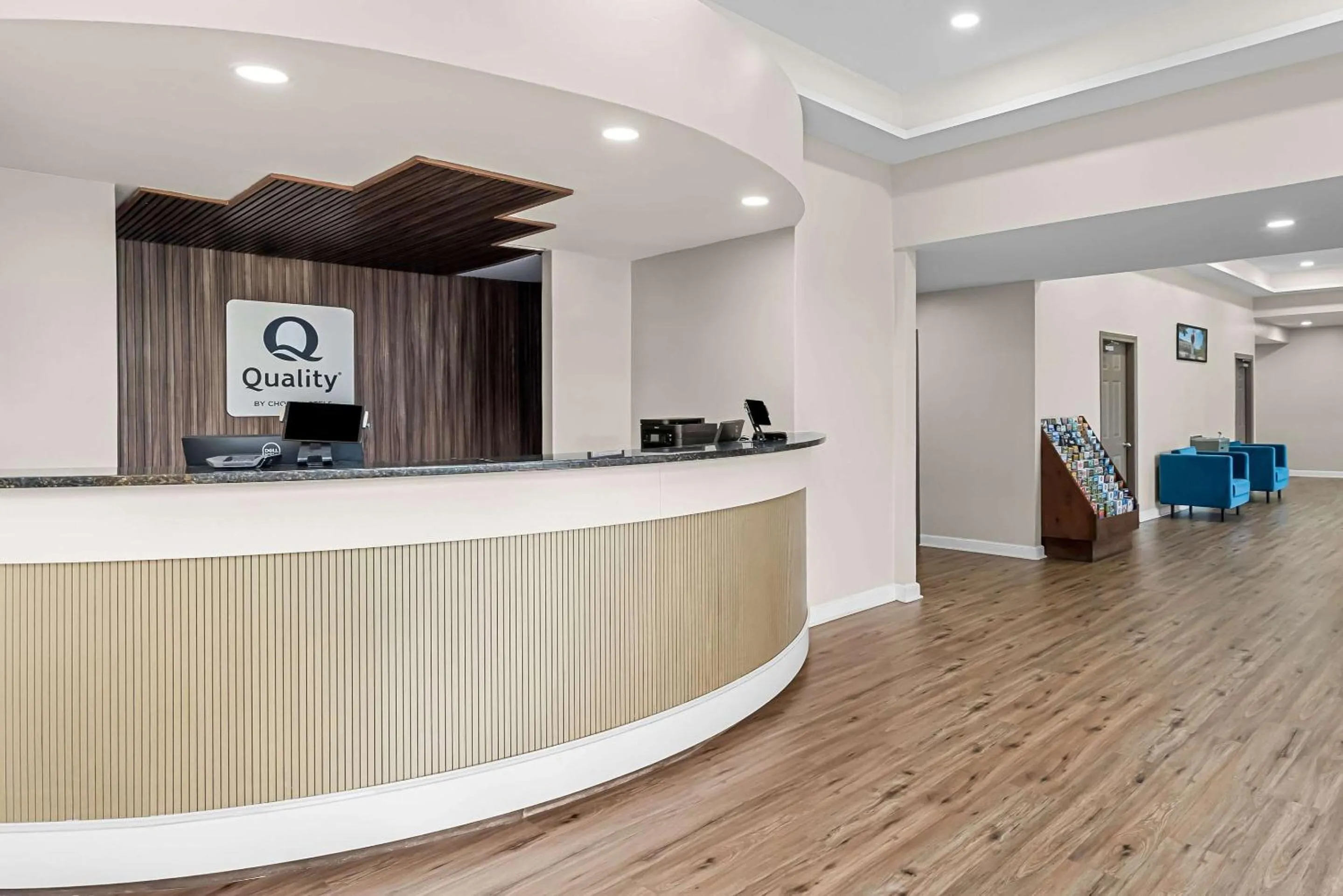 Lobby or reception in Super 8 by Wyndham Cornelia