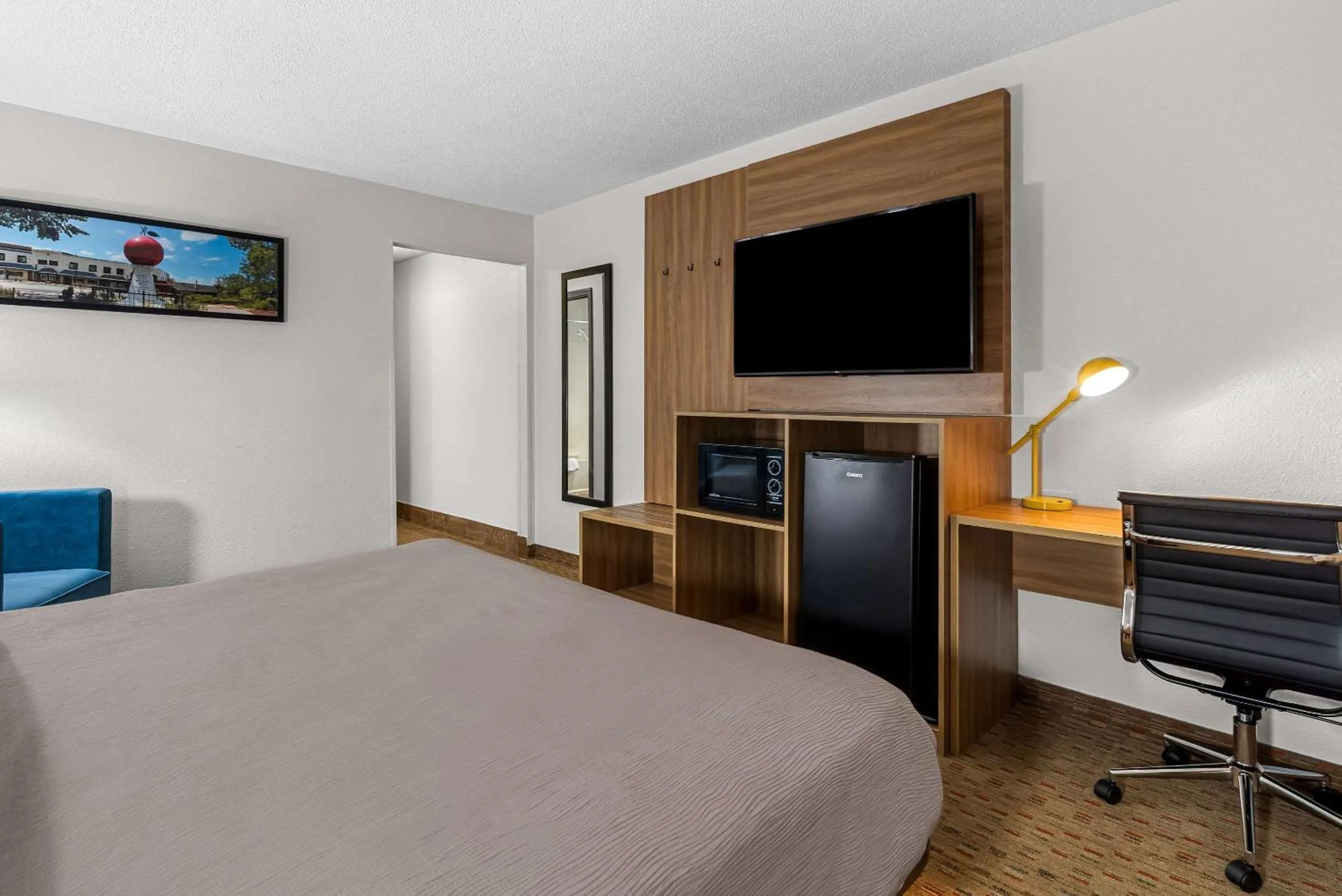 Bedroom, Bed in Quality Inn Cornelia