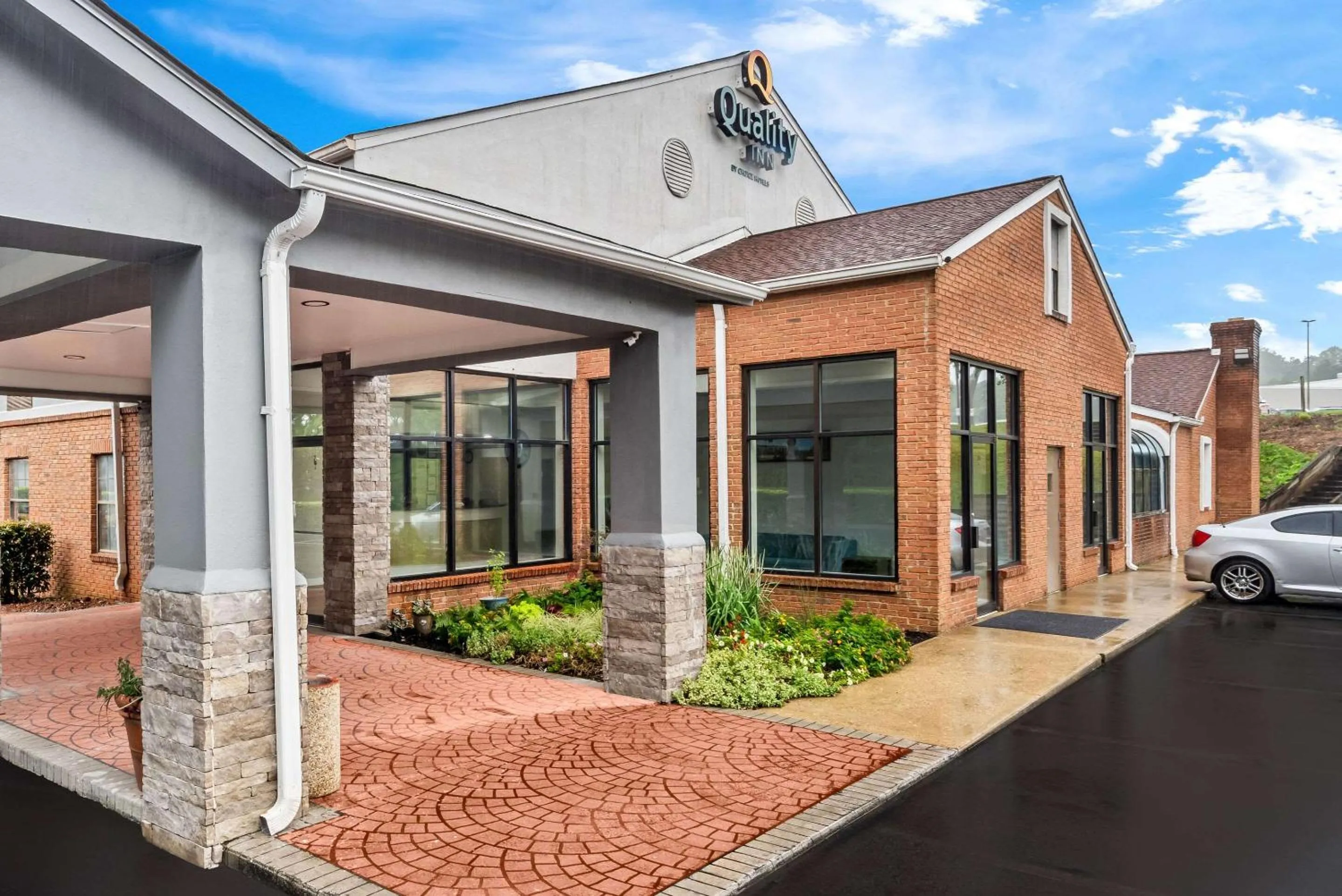 Property building in Super 8 by Wyndham Cornelia