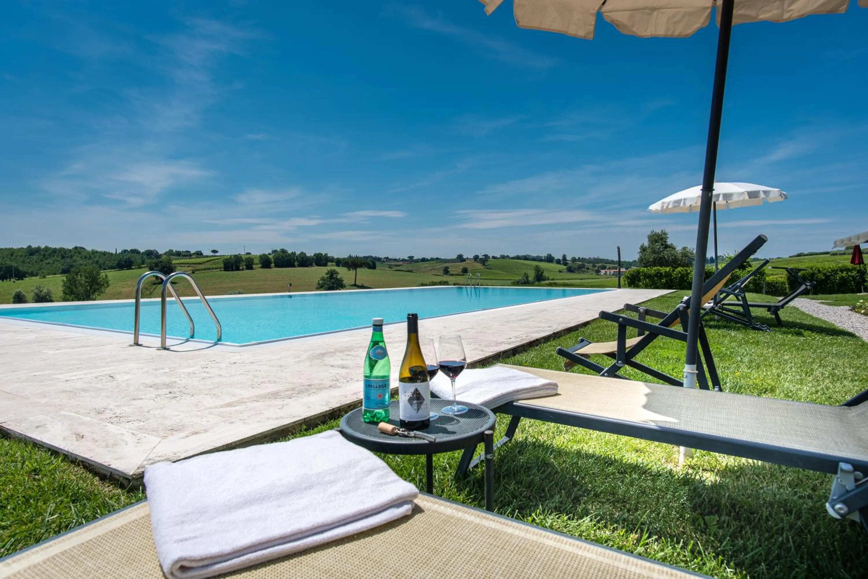 Swimming pool in Resort Borgo Syrah
