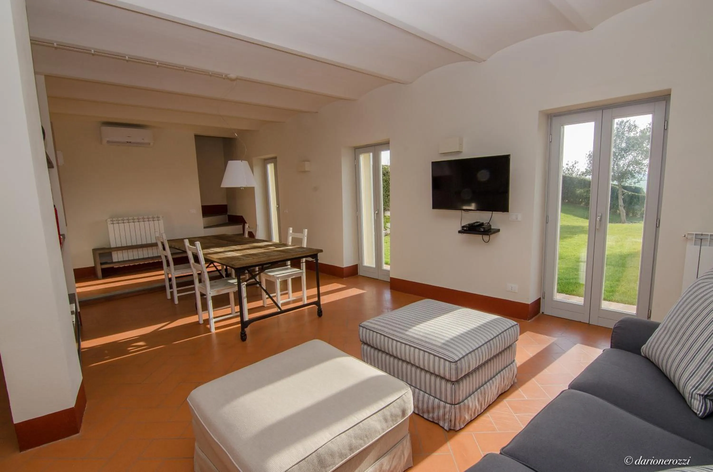 Evening entertainment in Resort Borgo Syrah