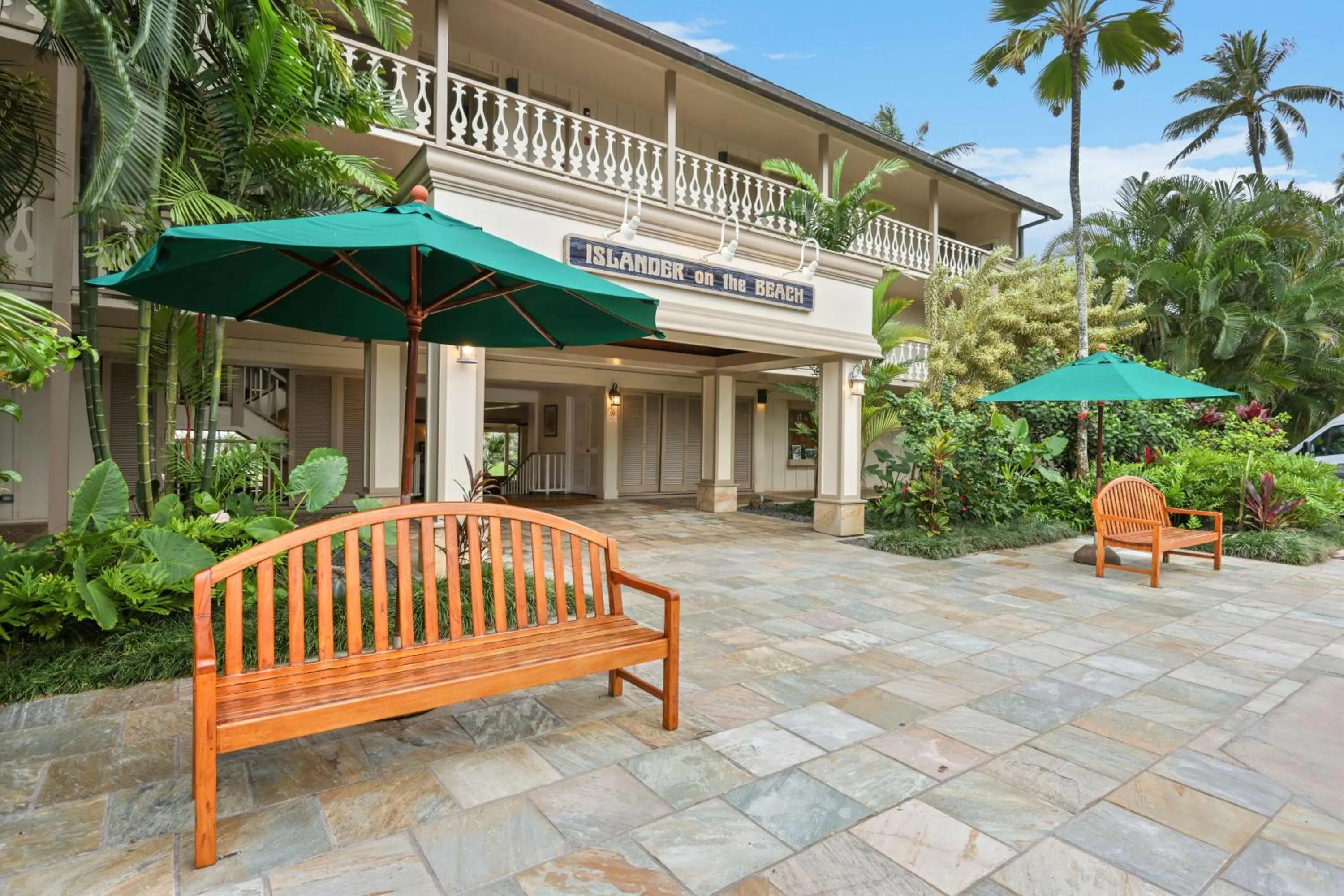 Property building in Aston Islander On The Beach