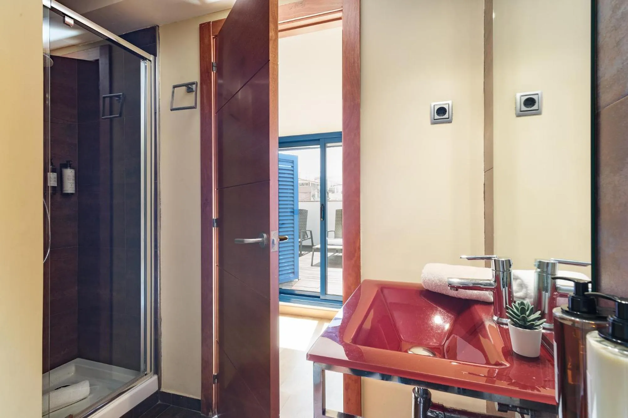 Shower in Lucas House Apartments by Sitges Group