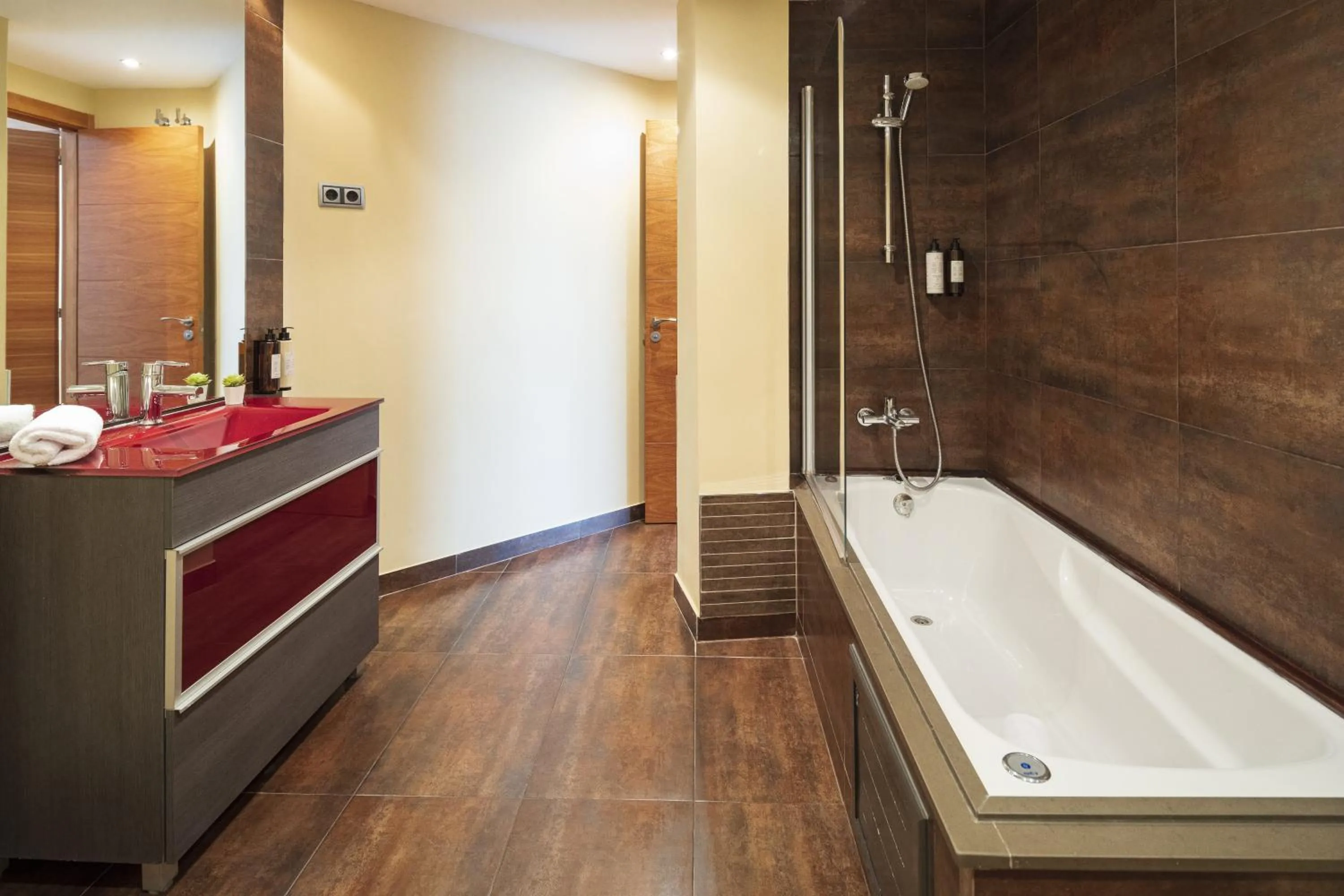 Bathroom in Lucas House Apartments by Sitges Group