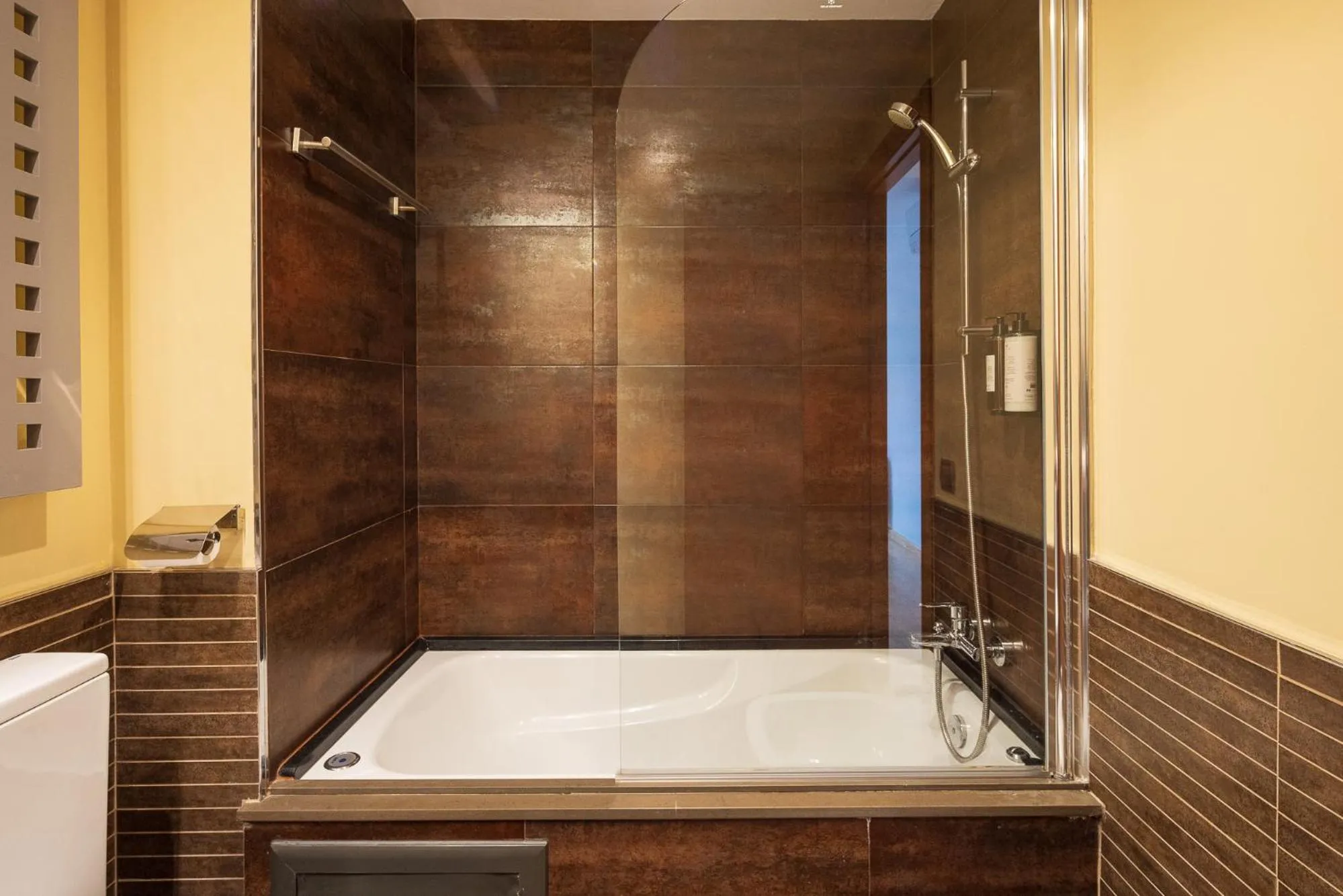 Shower in Lucas House Apartments by Sitges Group