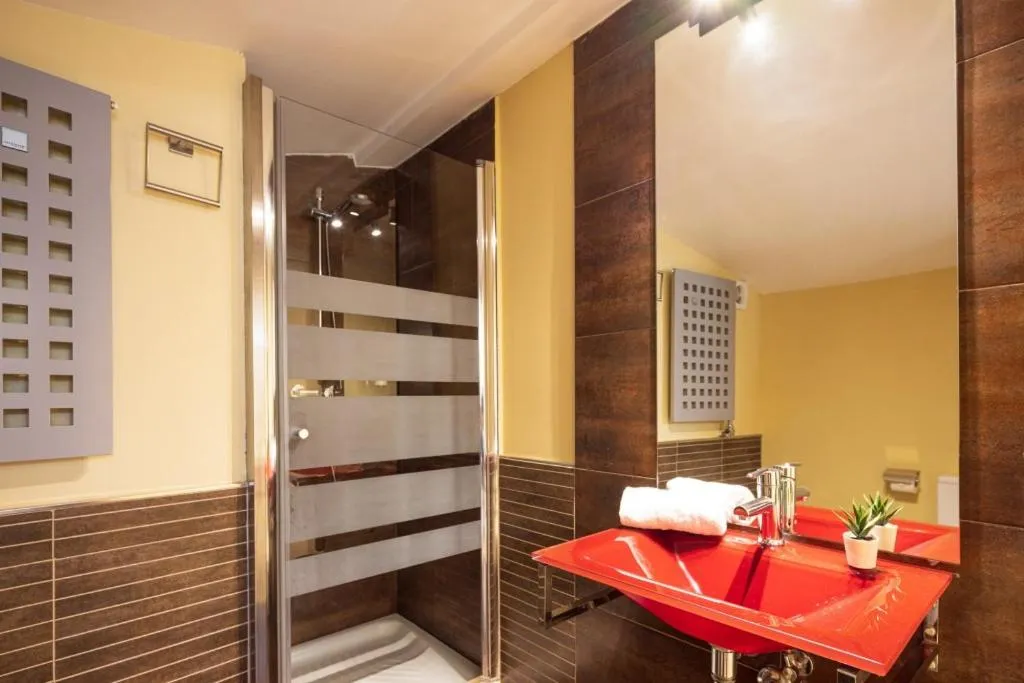 Bathroom in Lucas House Apartments by Sitges Group