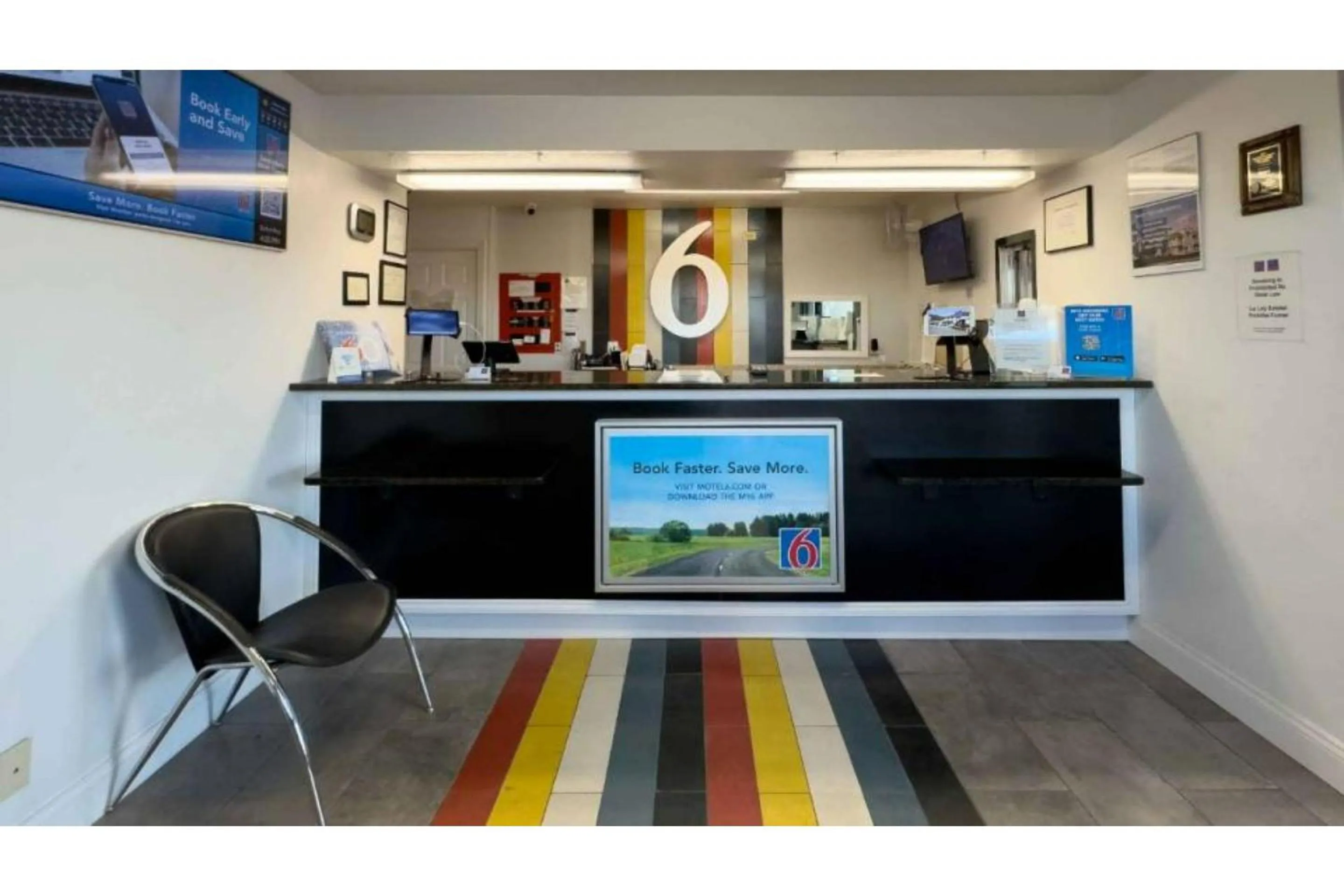 Lobby or reception in Motel 6-Janesville, WI