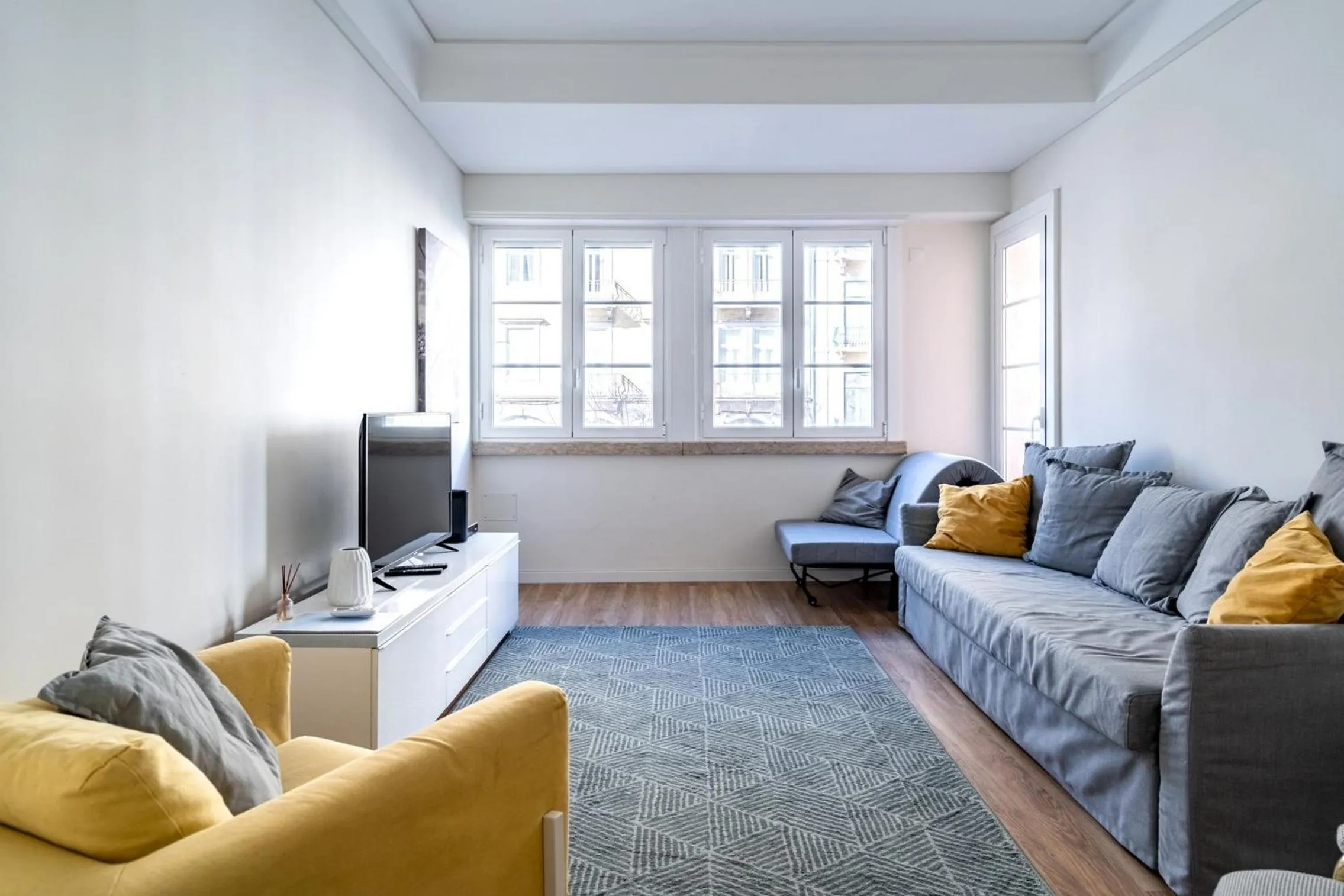 Communal lounge/ TV room in Akicity Marques Pearl II