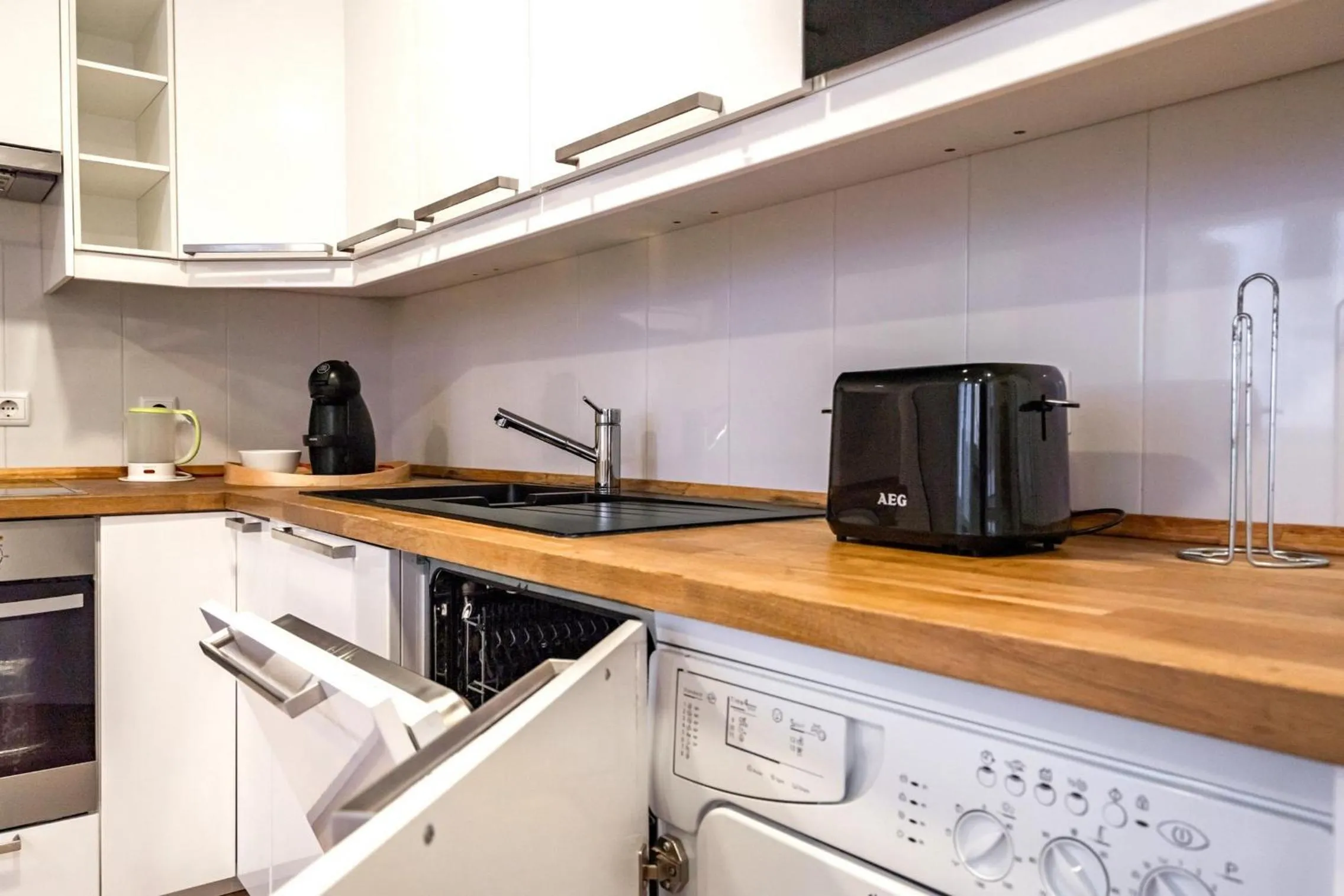 Kitchen or kitchenette in Akicity Marques Pearl II
