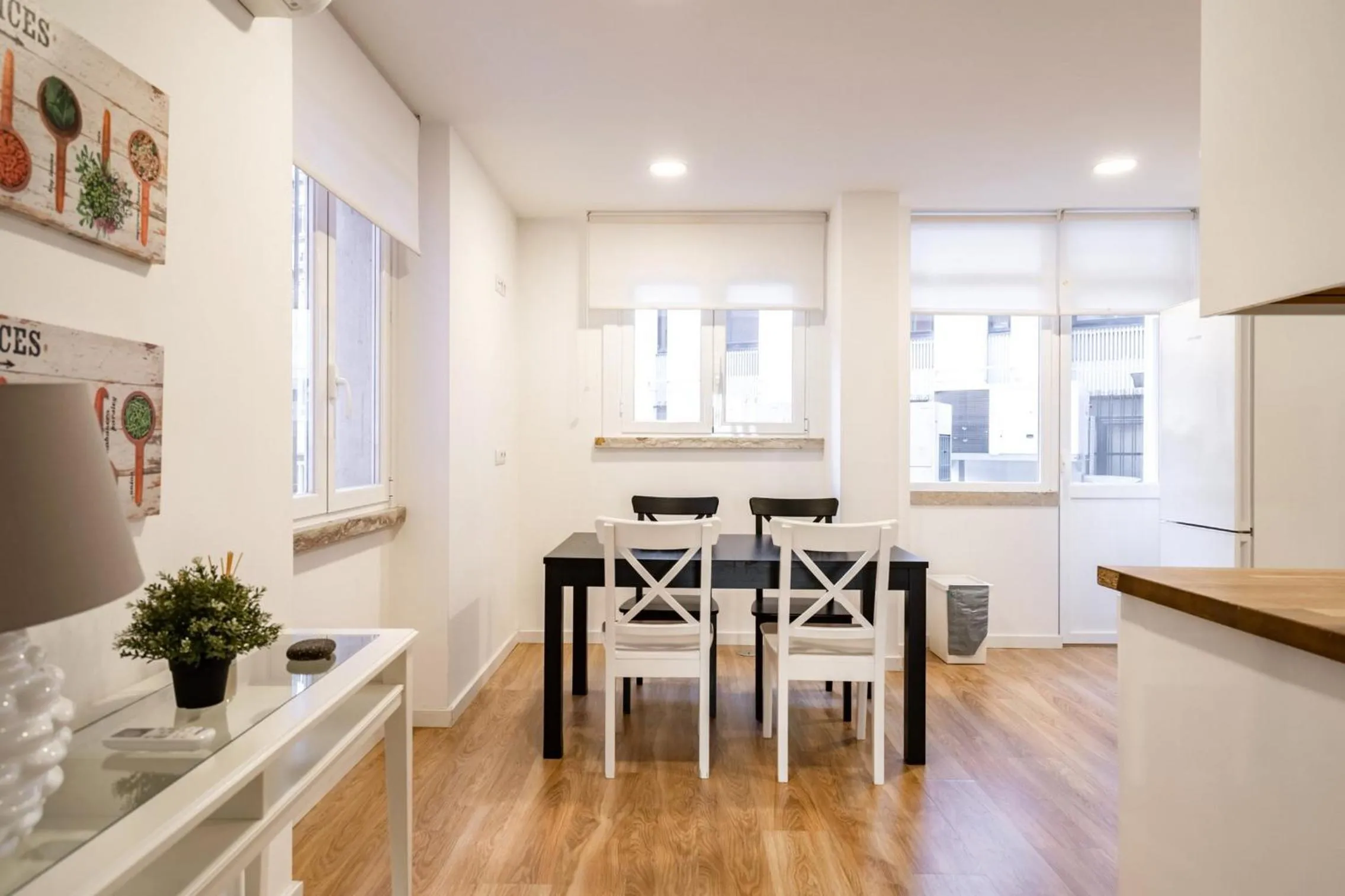 Dining area in Akicity Marques Pearl II