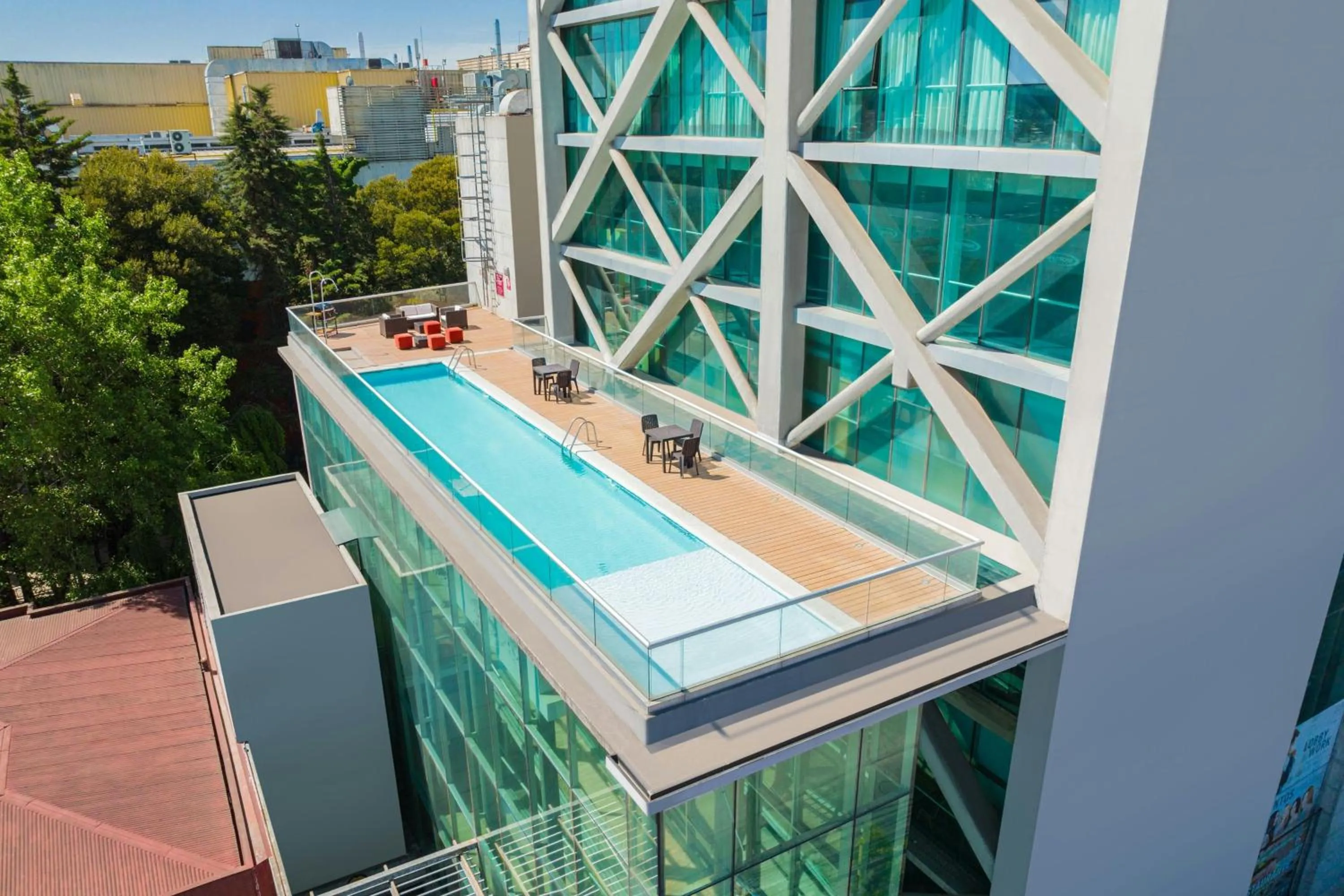 Swimming pool in Four Points By Sheraton Los Angeles