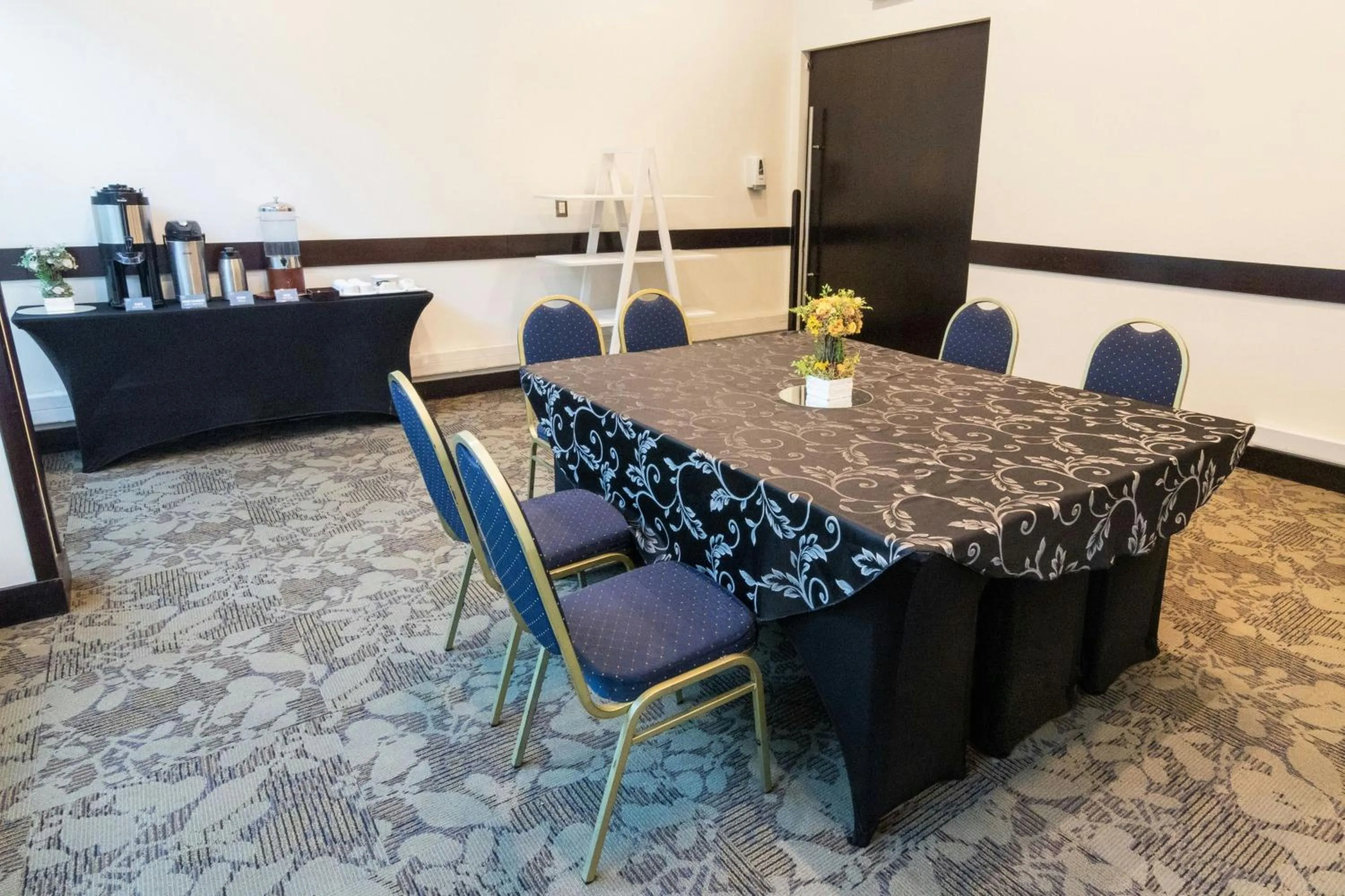 Meeting/conference room in Four Points By Sheraton Los Angeles