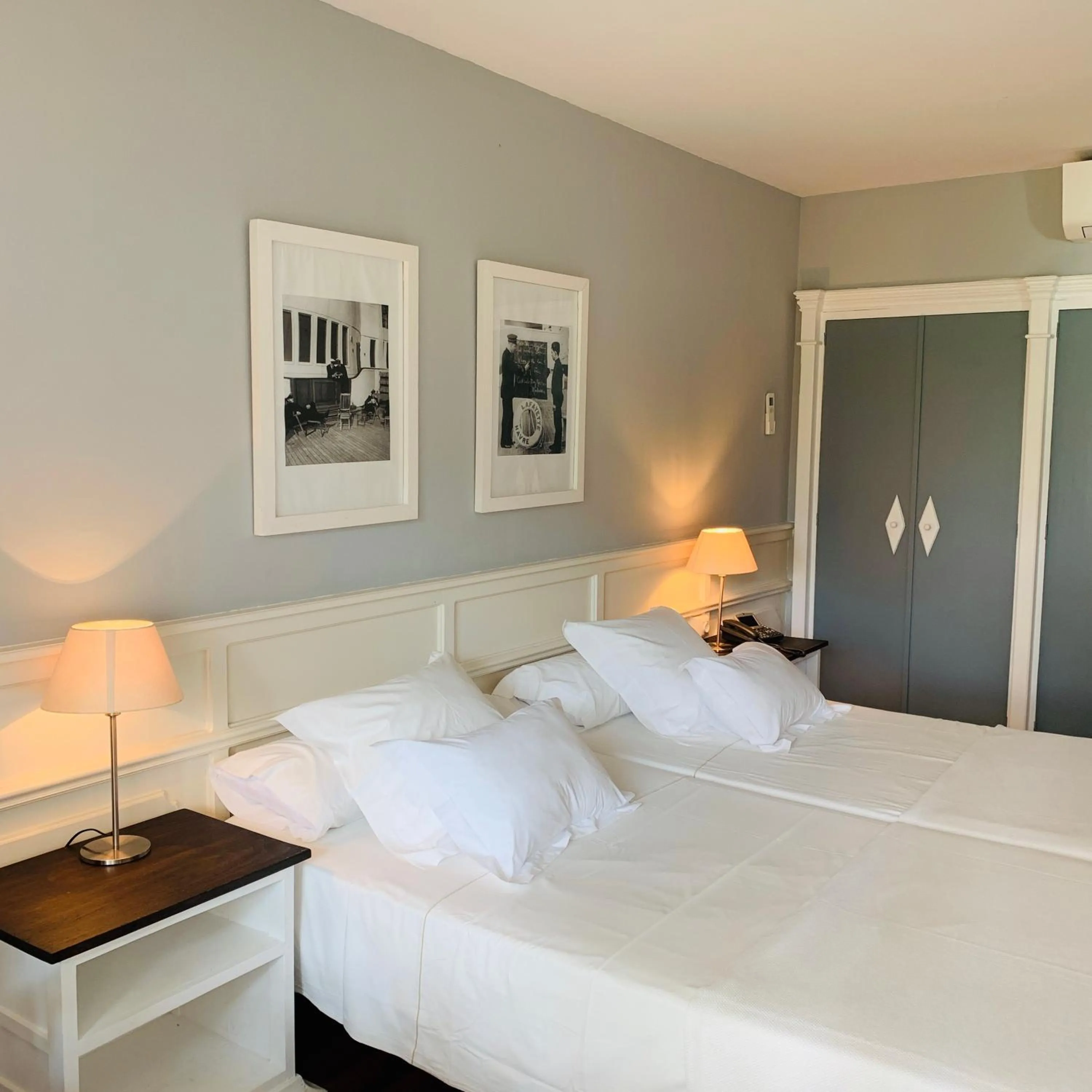 Triple Room with City View in Hotel Vostra Llar