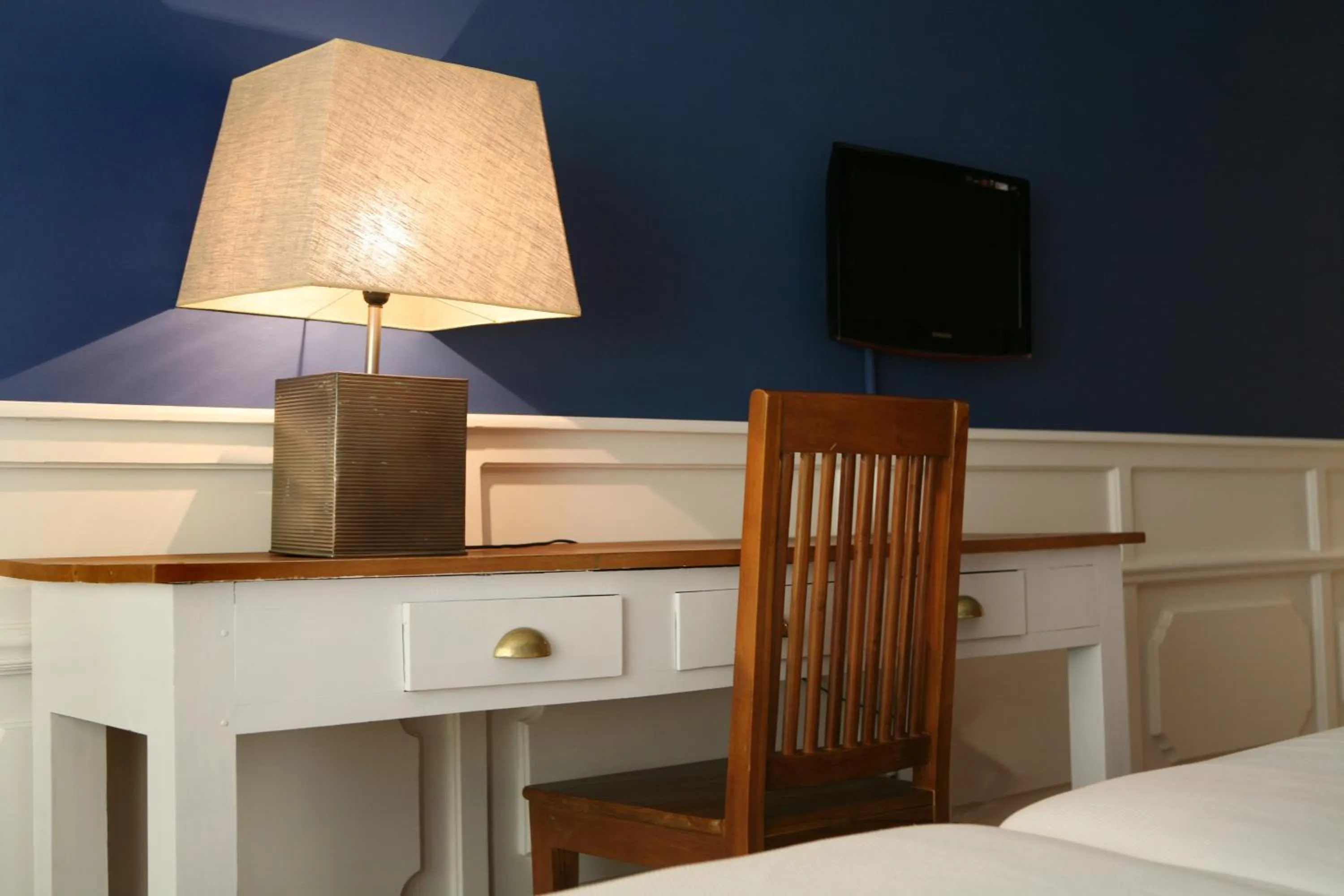 TV and multimedia, Bed in Hotel Vostra Llar