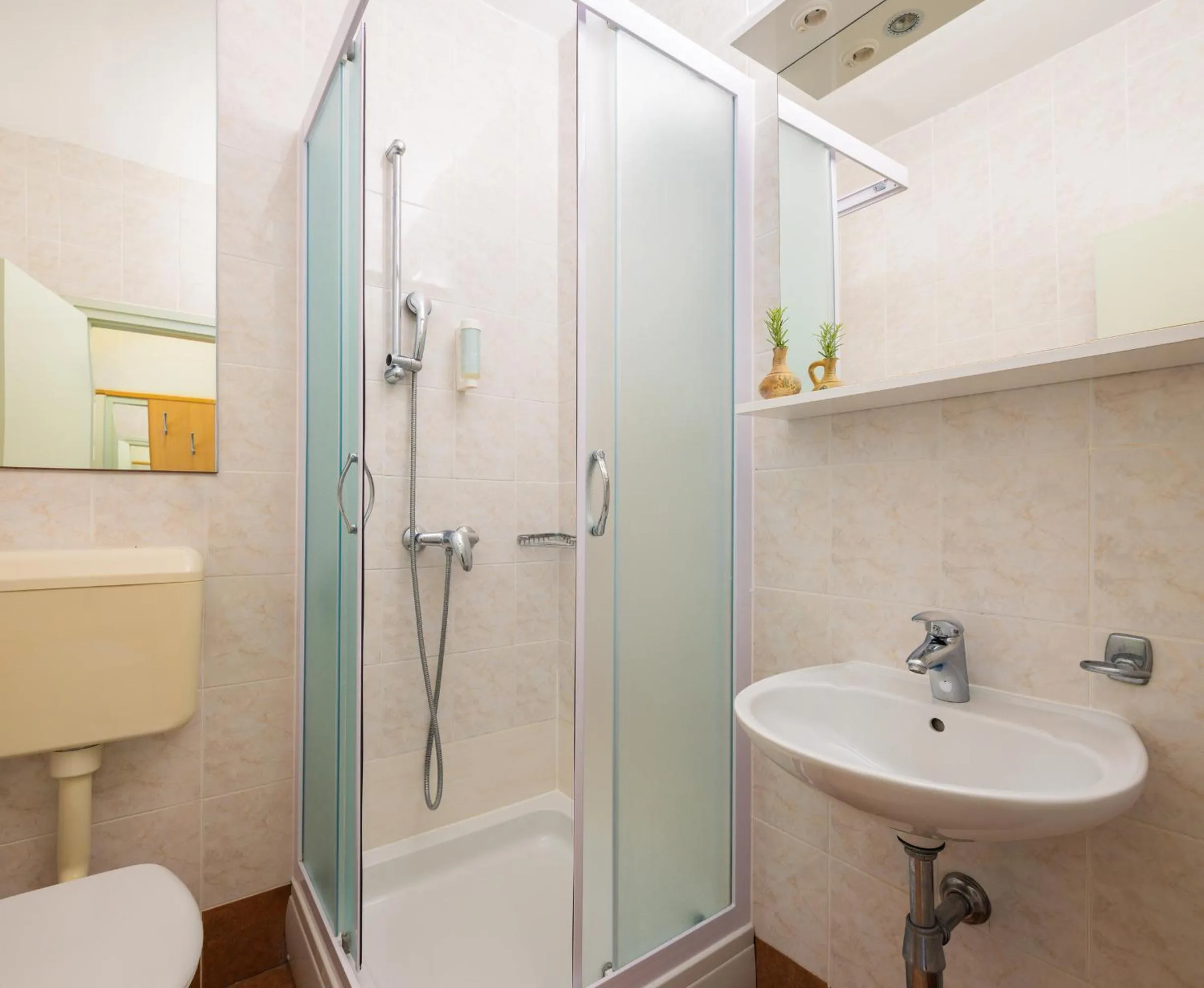 Shower in Aminess Vival Casa Velaris