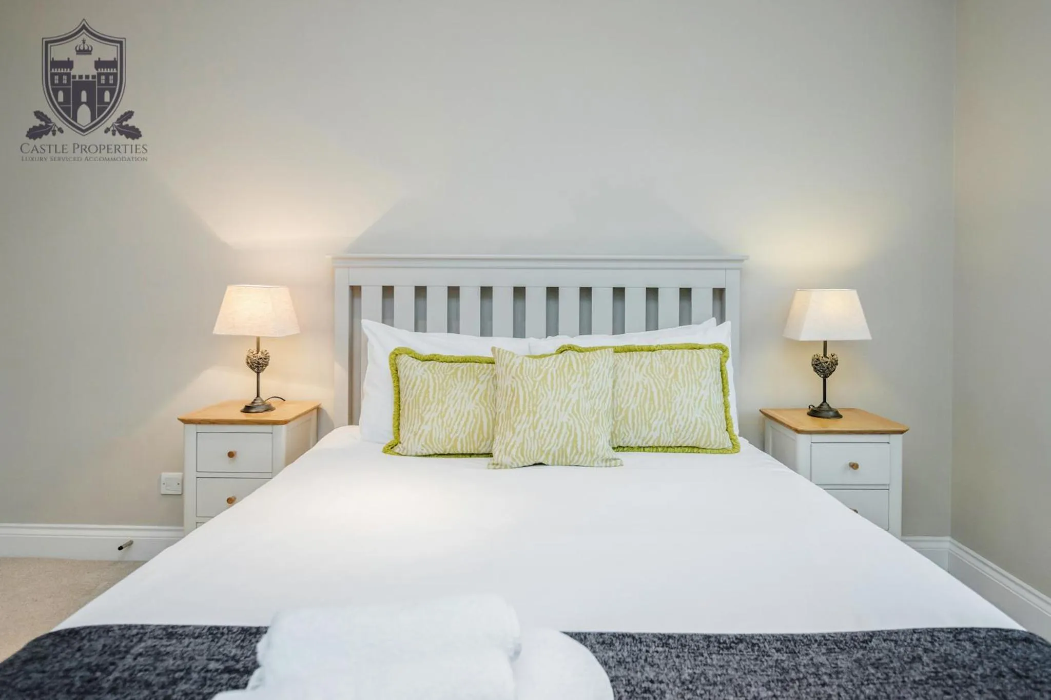 Bed in Castle Properties:Eton-The College