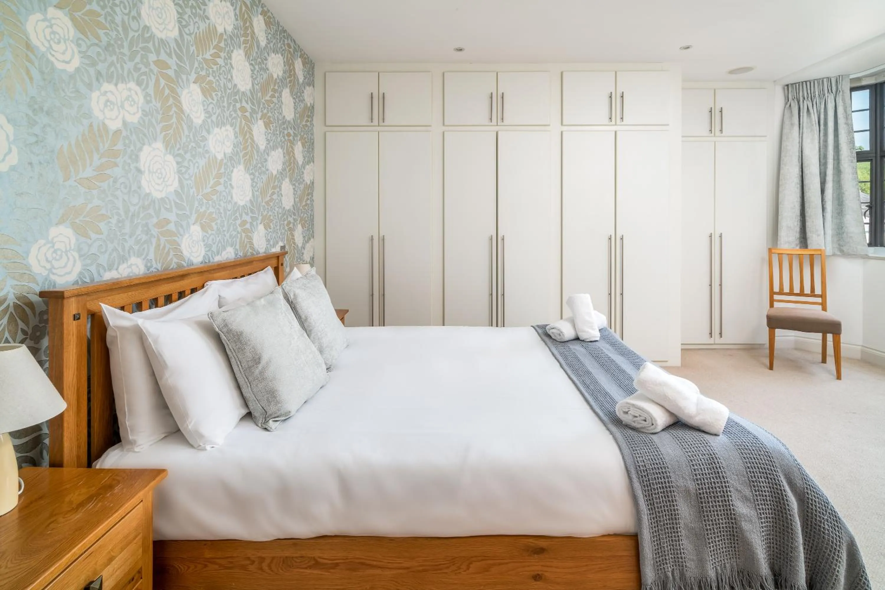 Bedroom, Bed in Castle Properties:Eton-The College