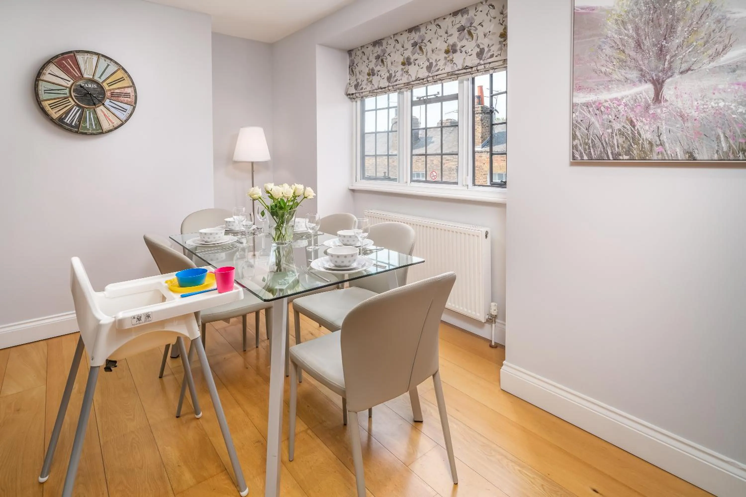 Seating area in Castle Properties:Eton-The College