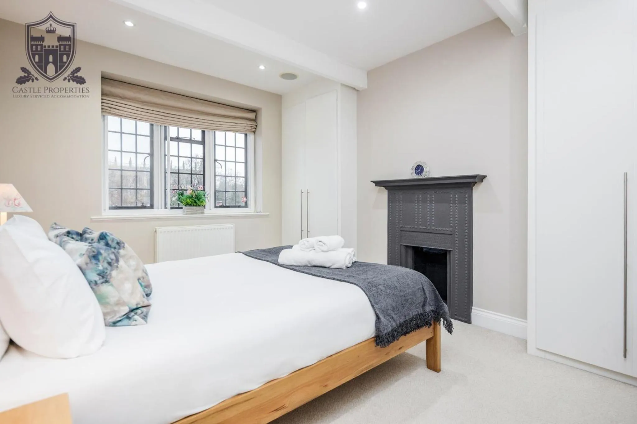 Bed in Castle Properties:Eton-The College