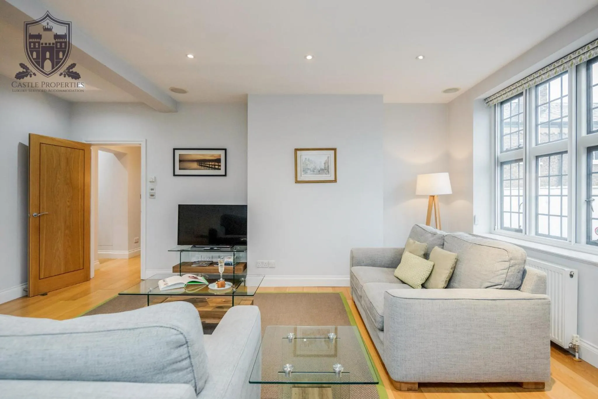 Communal lounge/ TV room in Castle Properties:Eton-The College