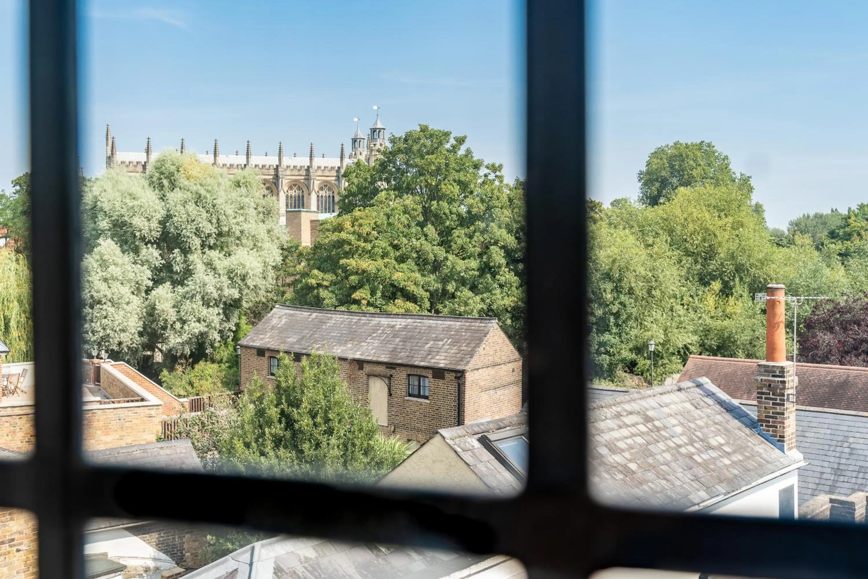 Nearby landmark in Castle Properties:Eton-The College
