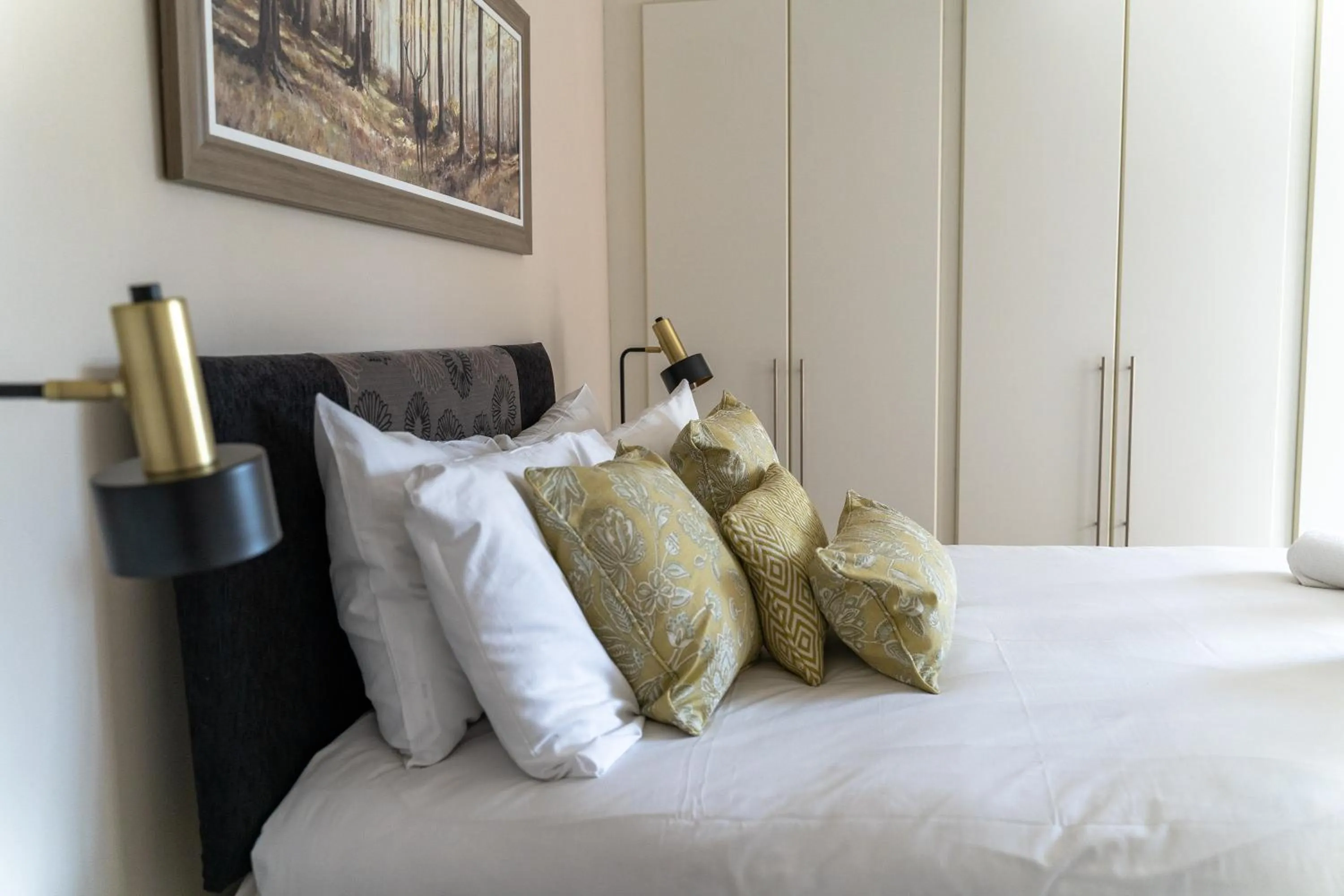 Bedroom, Bed in Castle Properties:Eton-The College