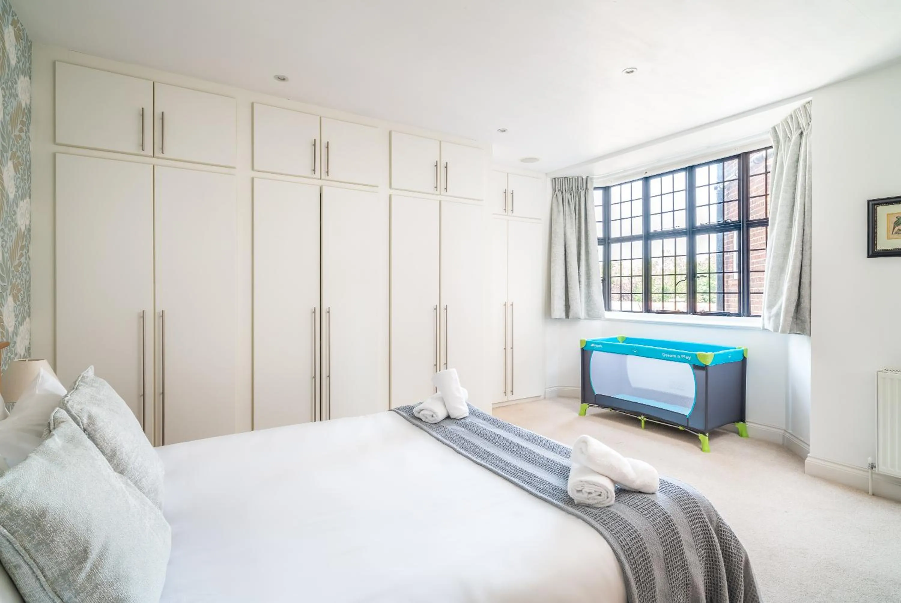 Bedroom, Bed in Castle Properties:Eton-The College