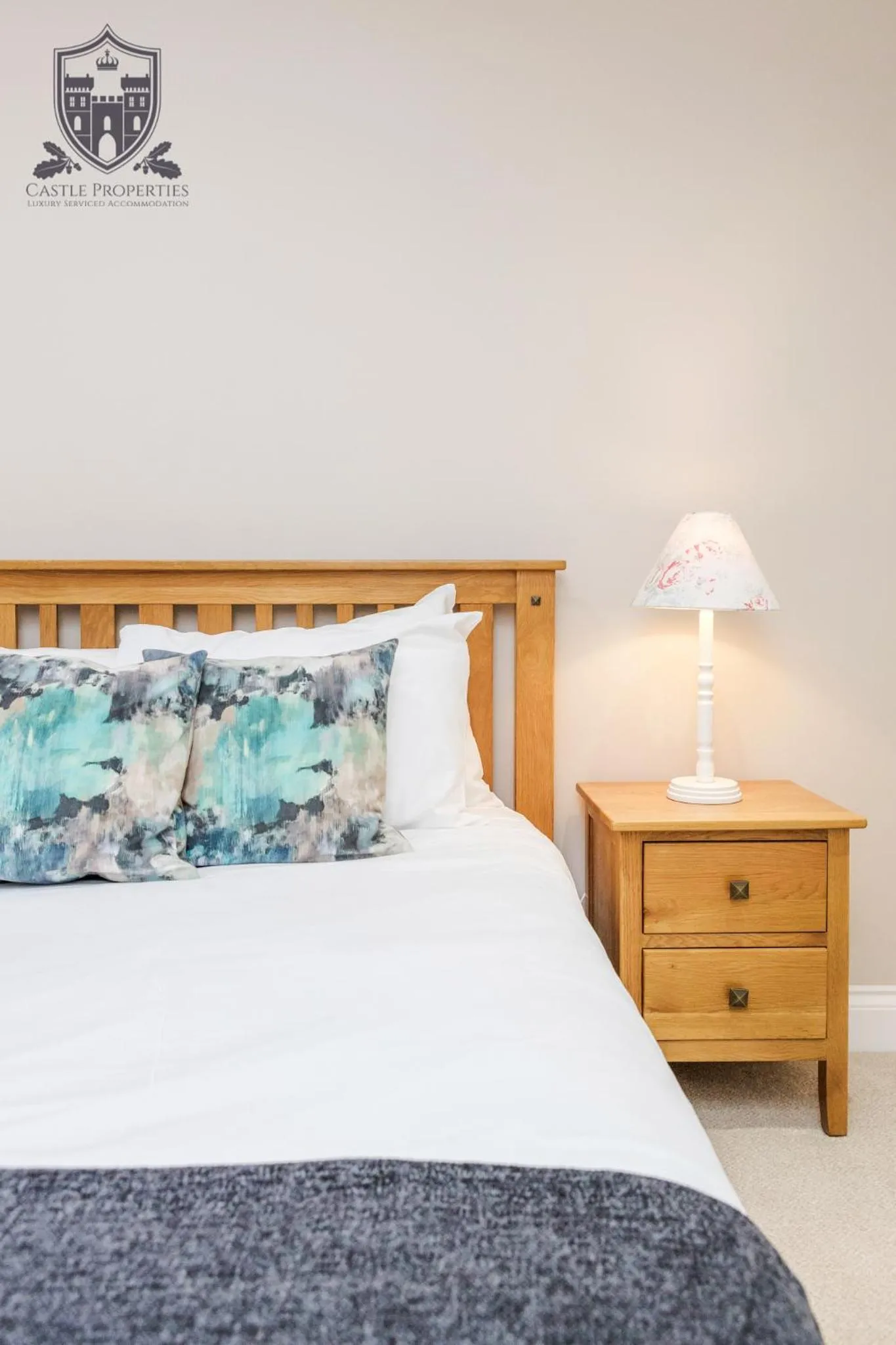 Bed in Castle Properties:Eton-The College