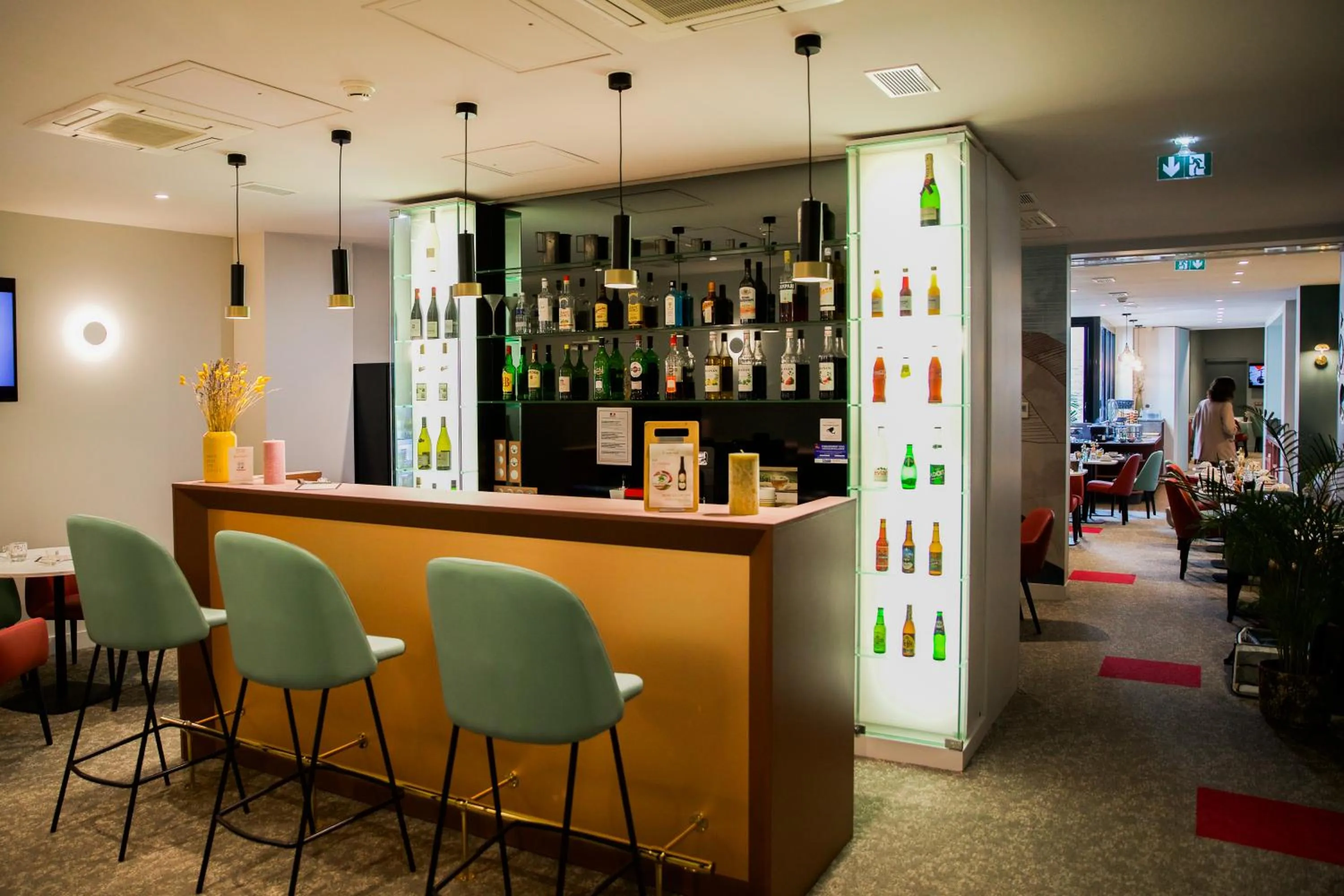 Lounge or bar in Le Grand Hôtel Grenoble, BW Premier Collection by Best Western