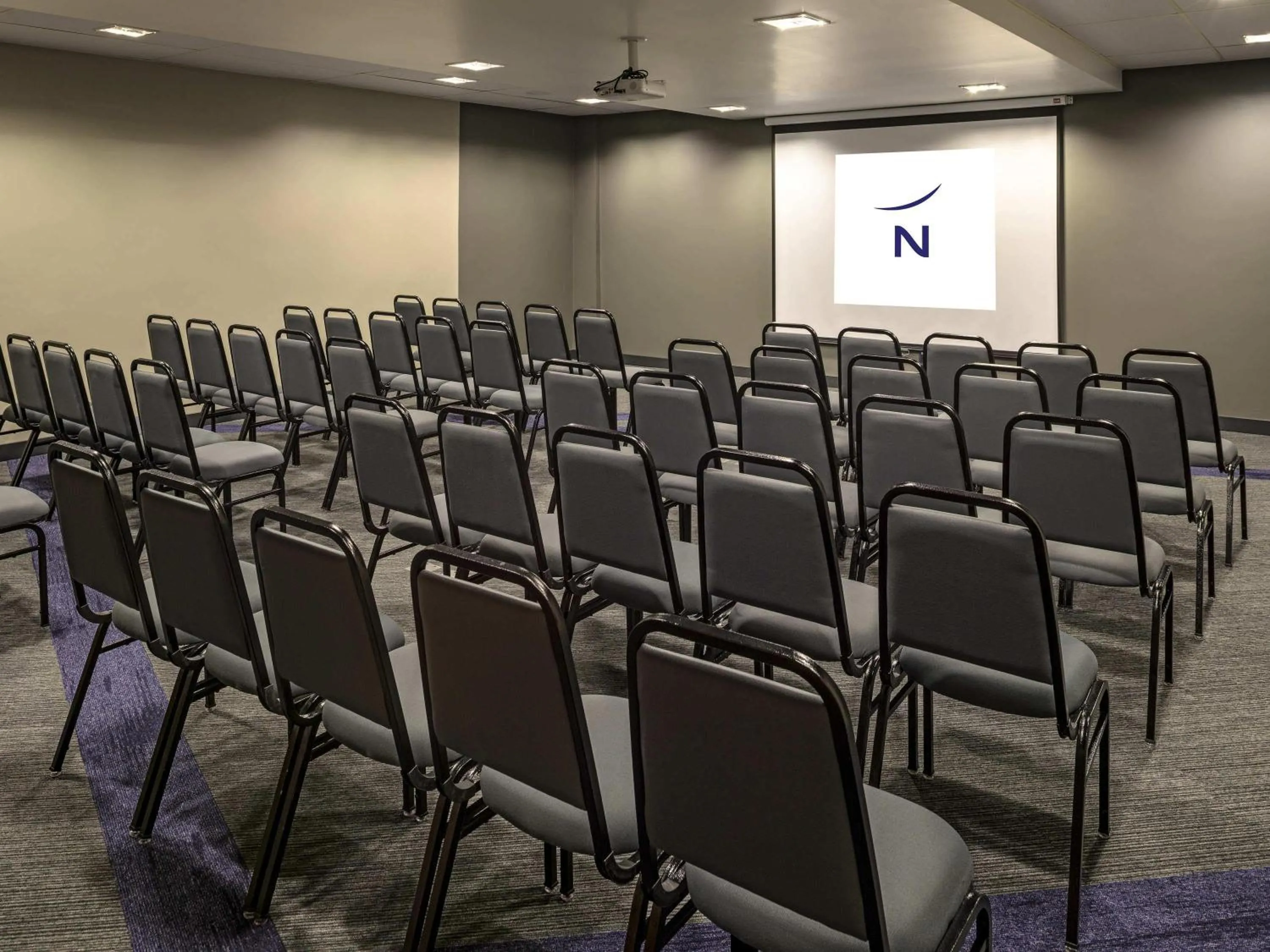 Meeting/conference room in Novotel Curitiba Batel