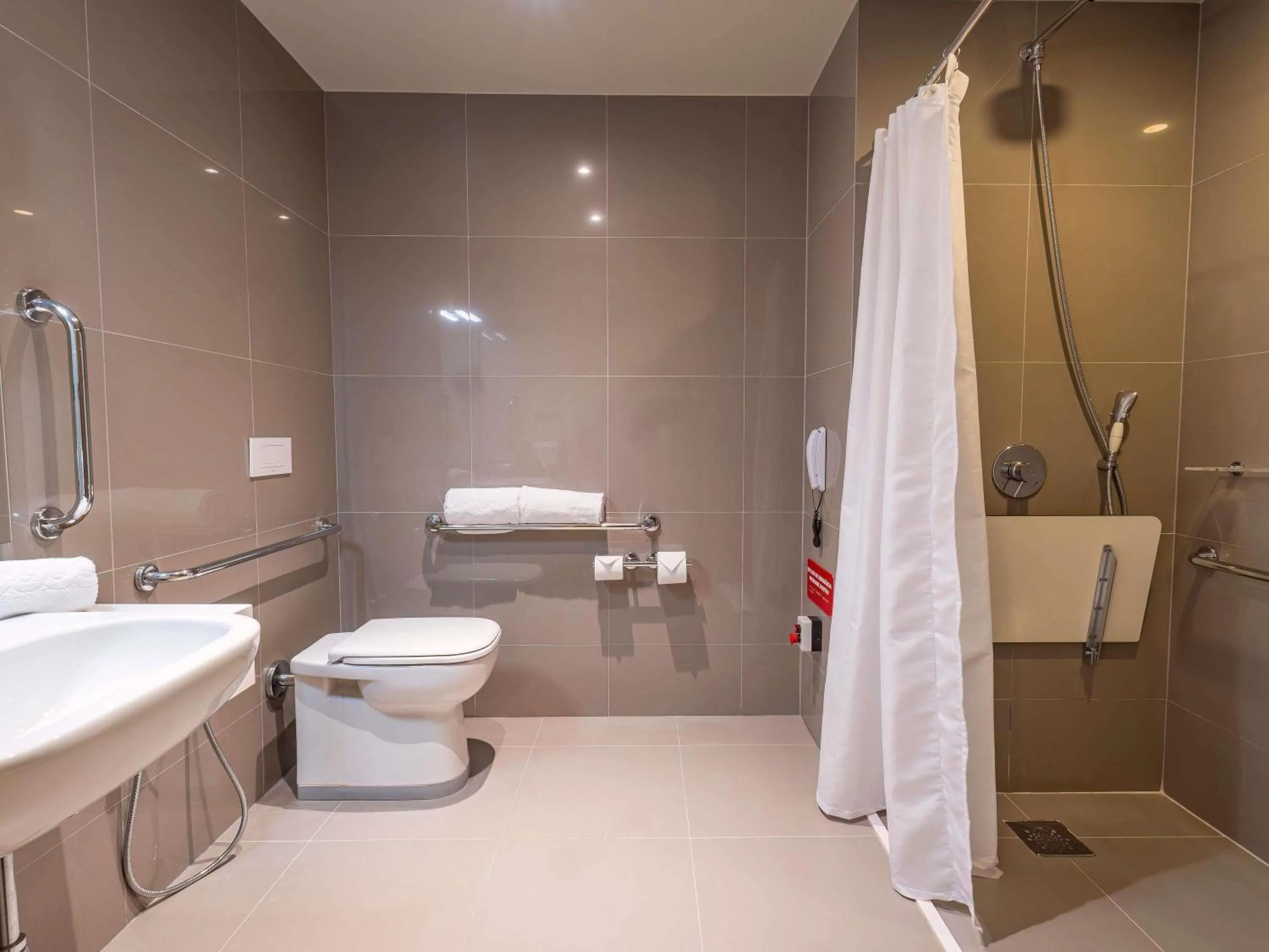 Bedroom in Novotel Curitiba Batel