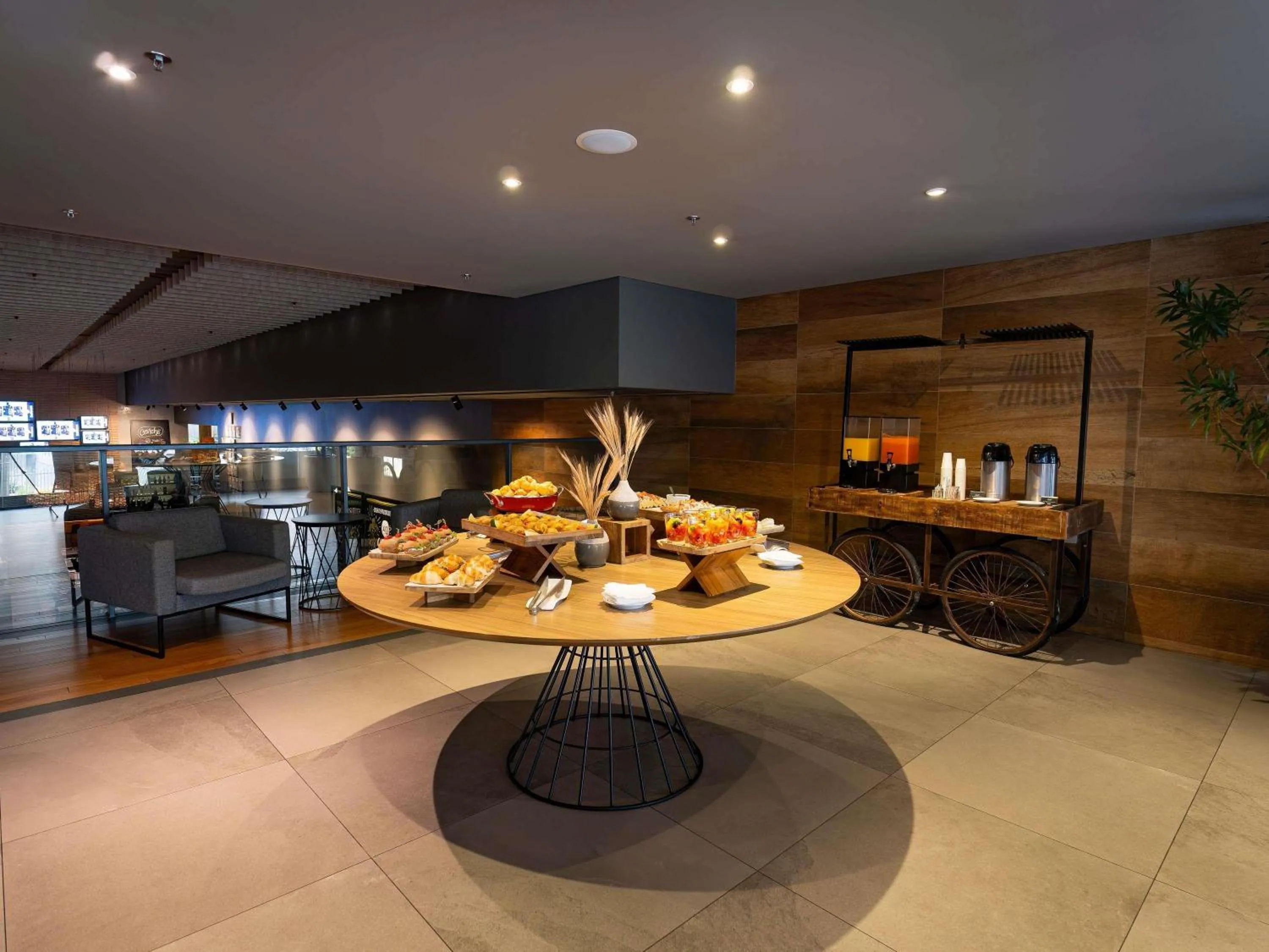 Meeting/conference room in Novotel Curitiba Batel