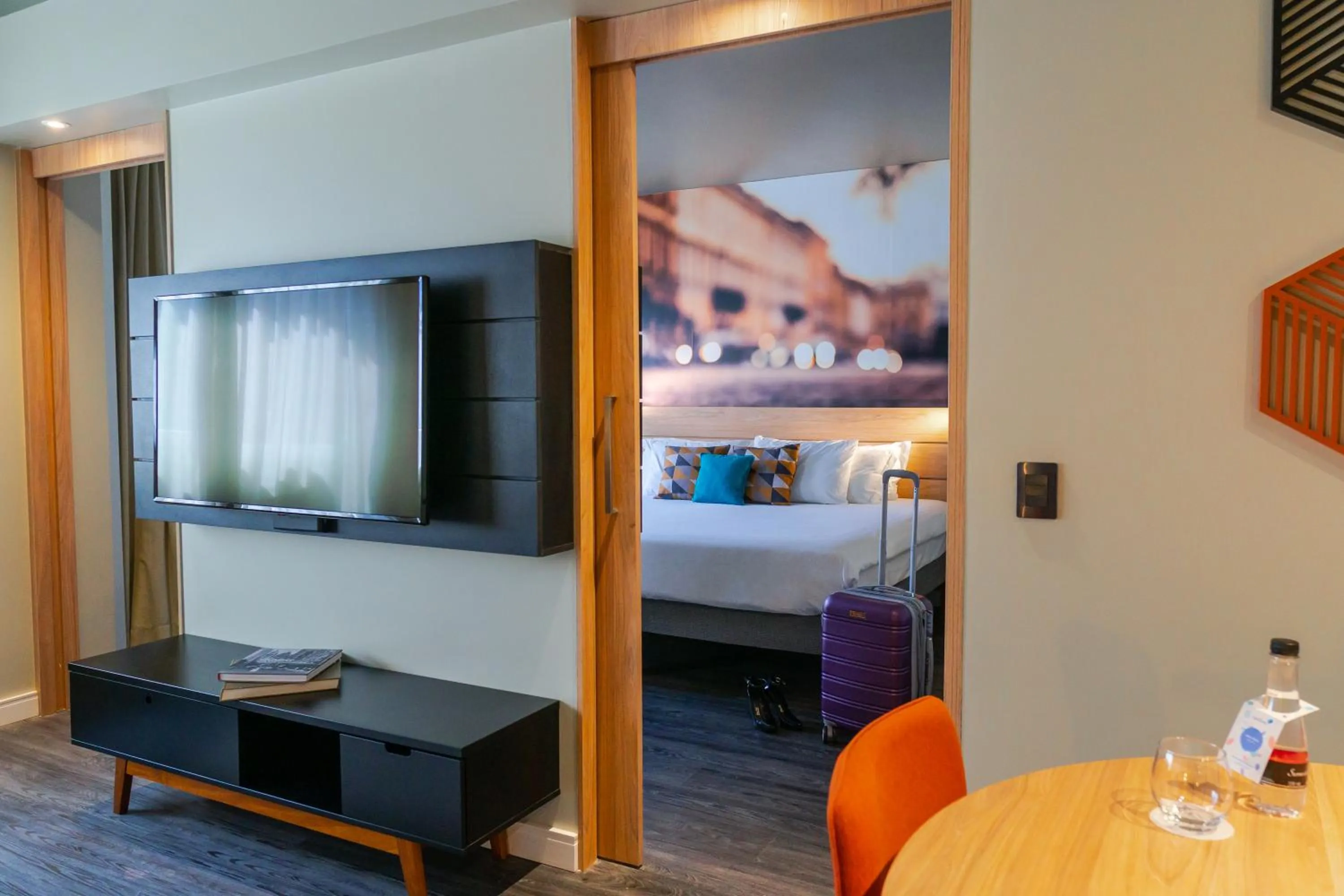 Property building, Bed in Novotel Curitiba Batel