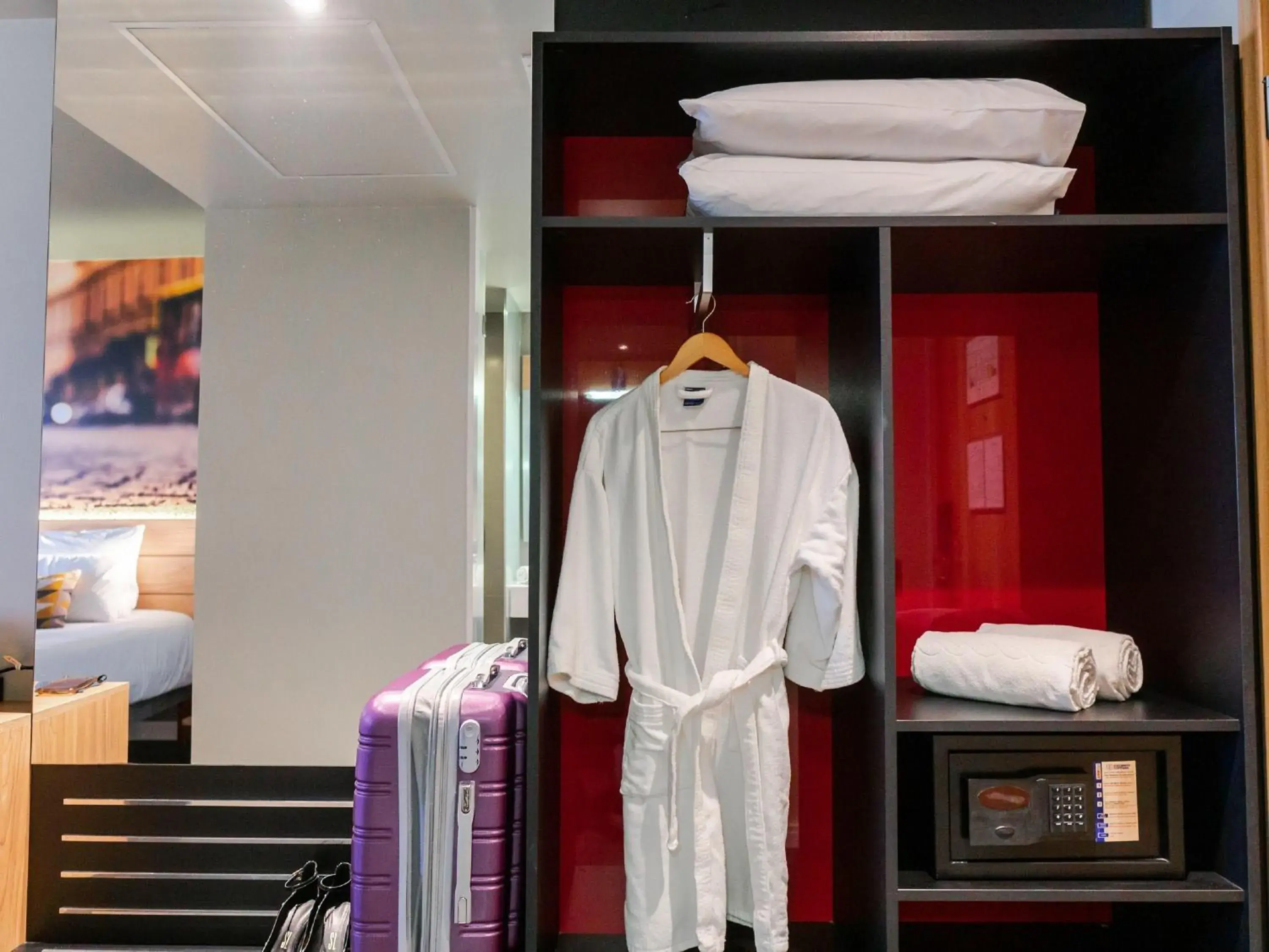 Deluxe King Room in Novotel Curitiba Batel Deluxe King Room in Novotel Curitiba Batel