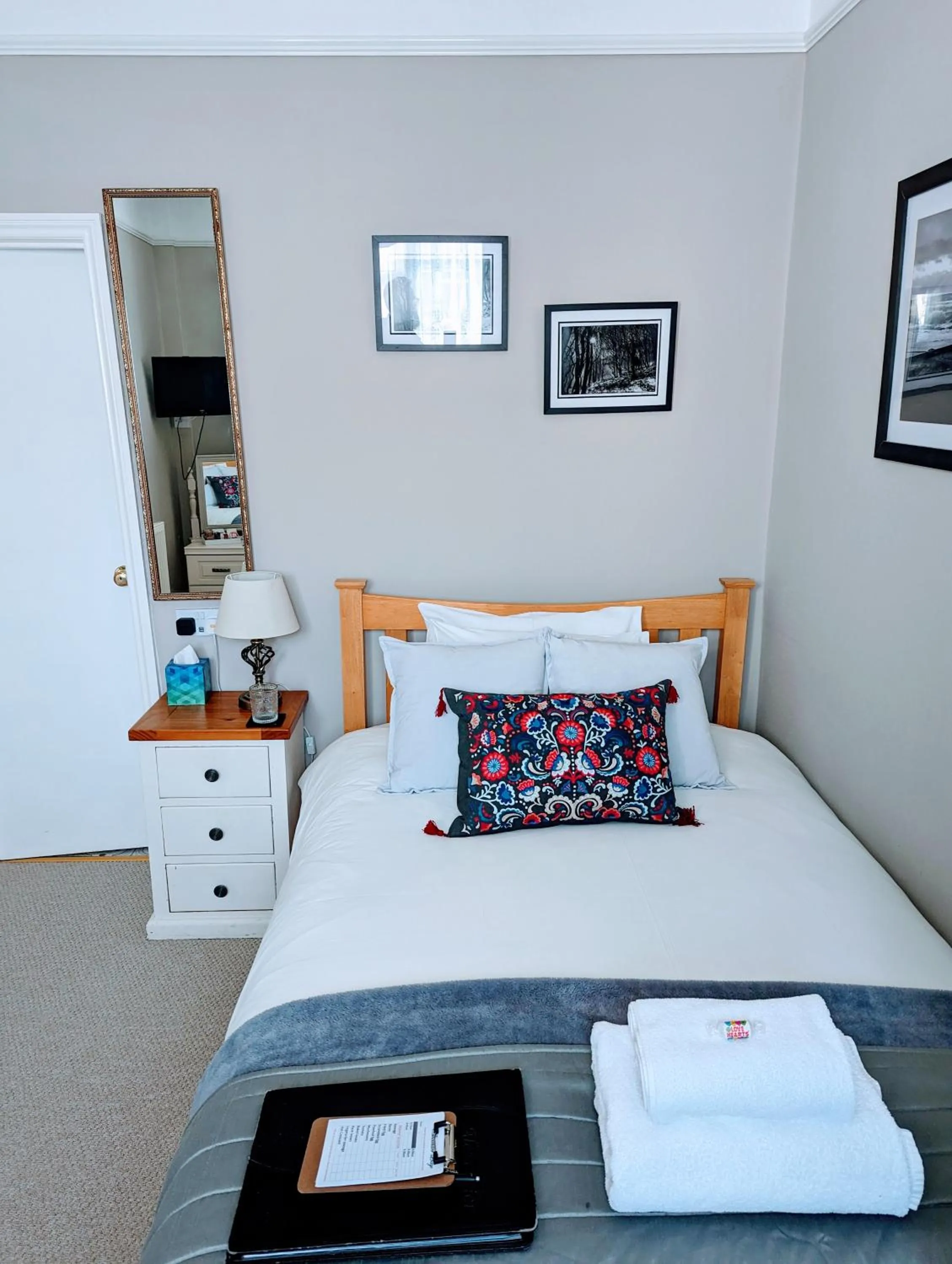 Bed in Alexander Lodge