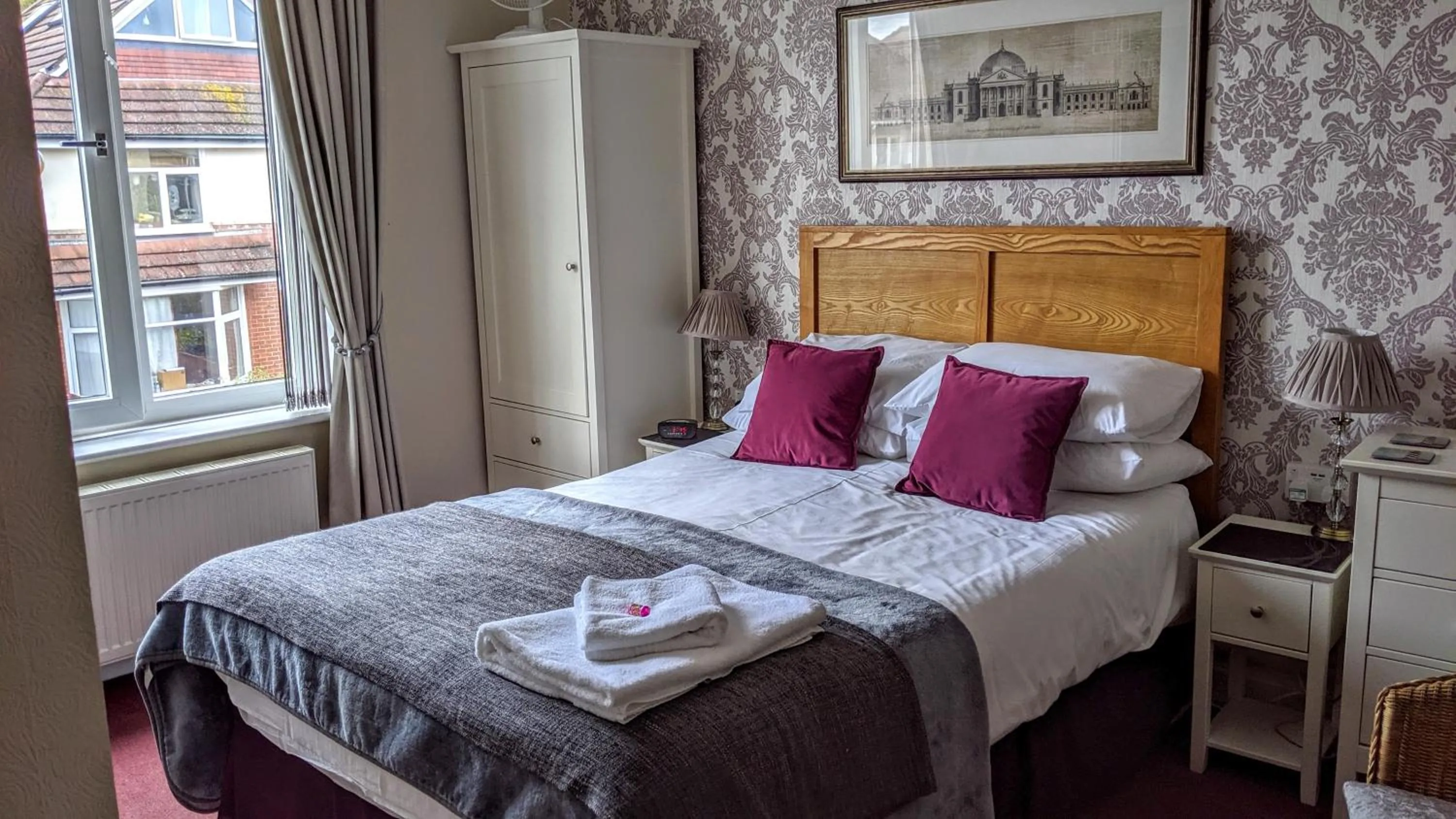 Bed in Alexander Lodge