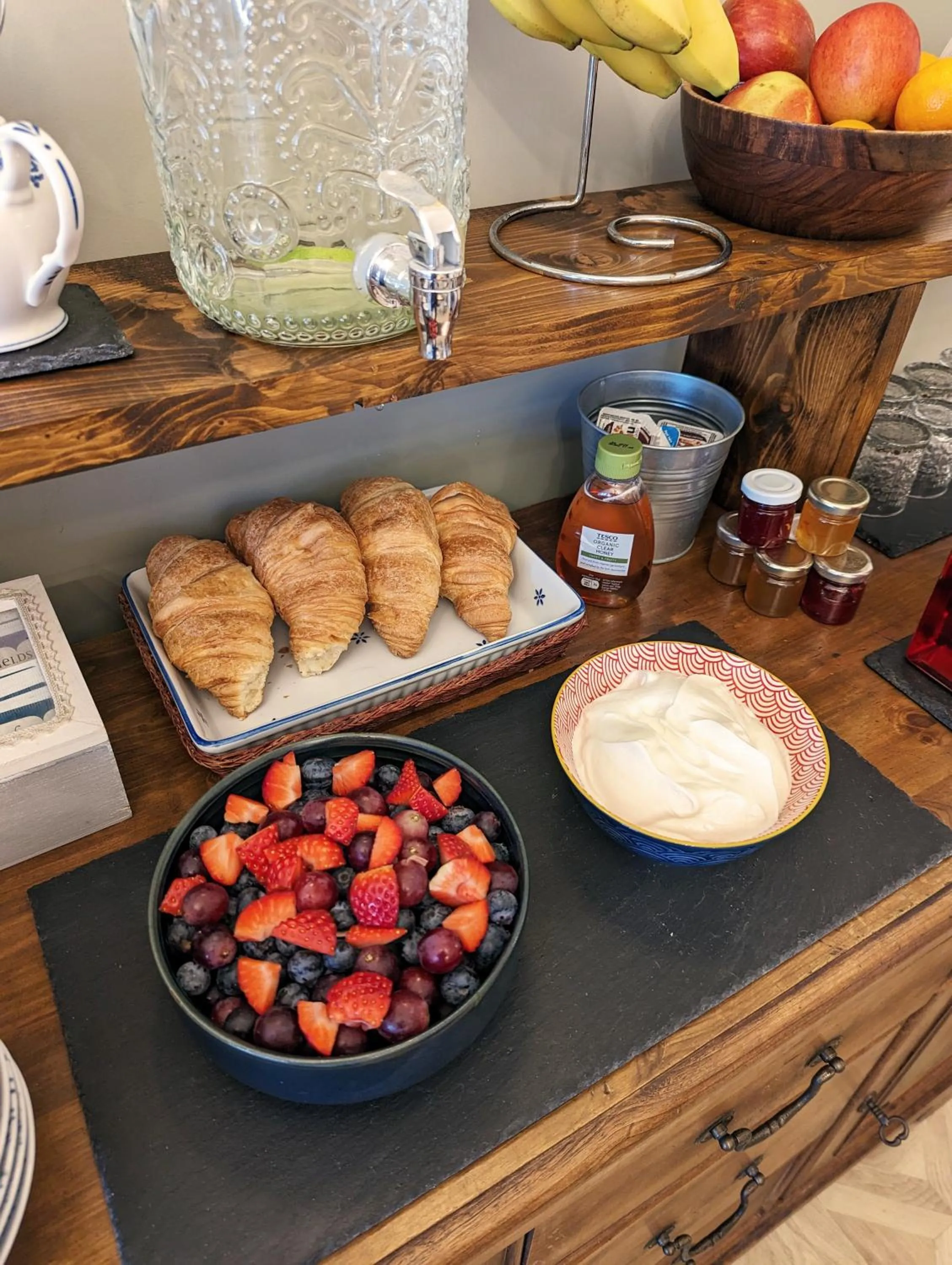 Breakfast in Alexander Lodge