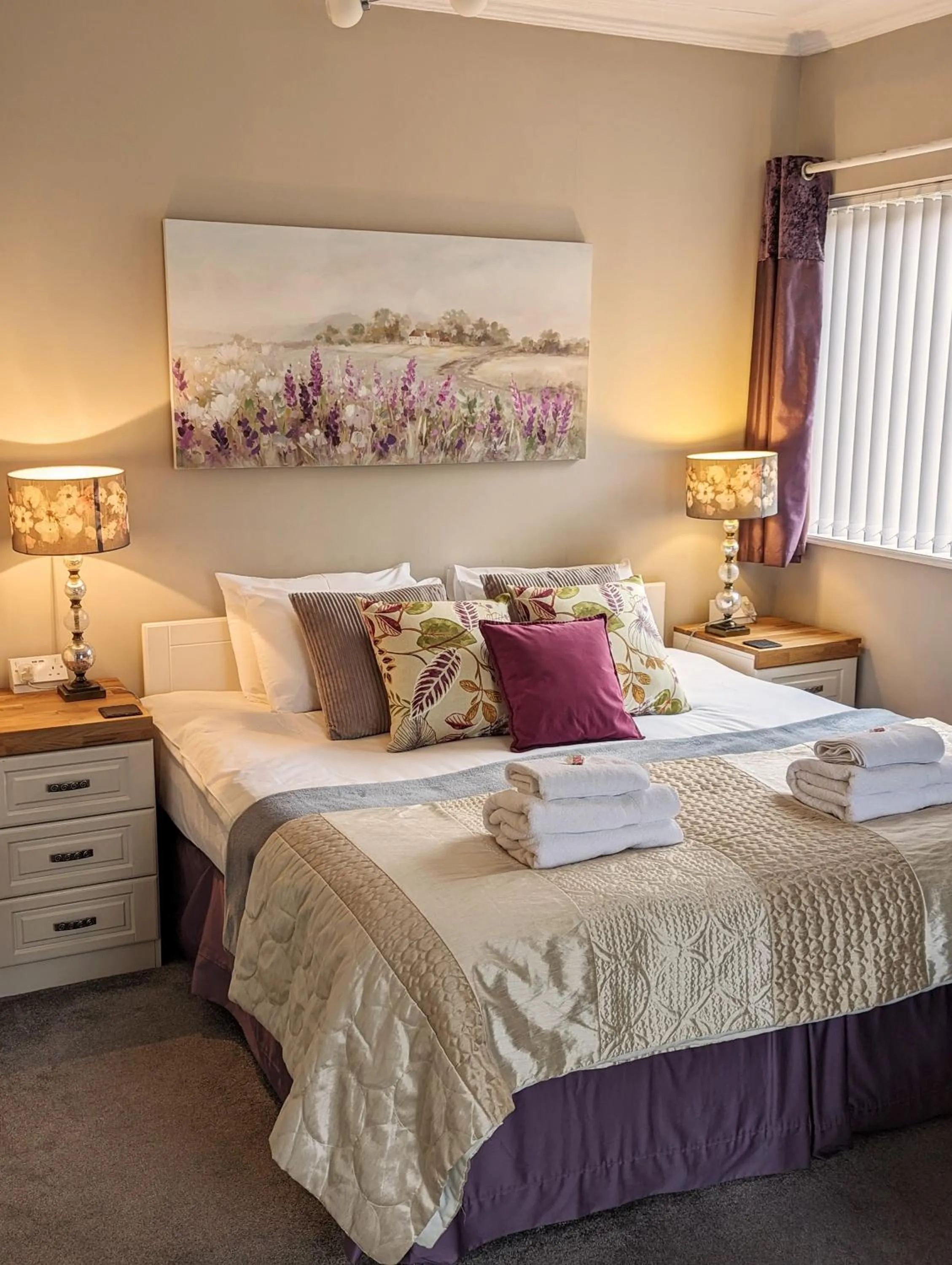 Bed in Alexander Lodge