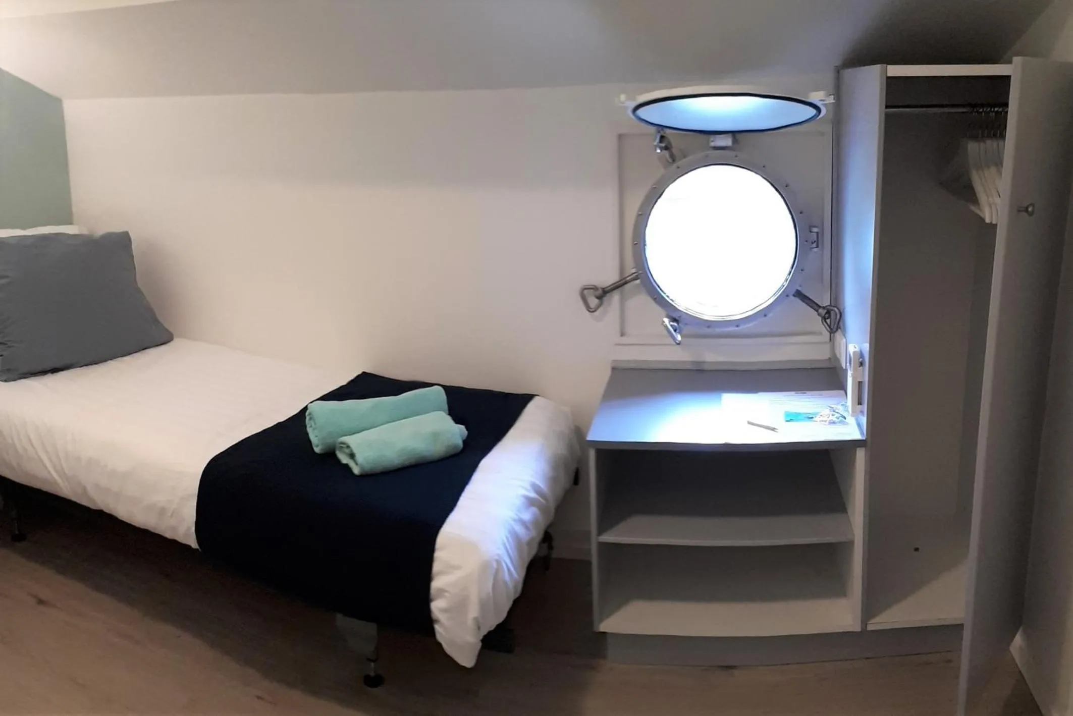 Bedroom, Bed in Rooms on Water