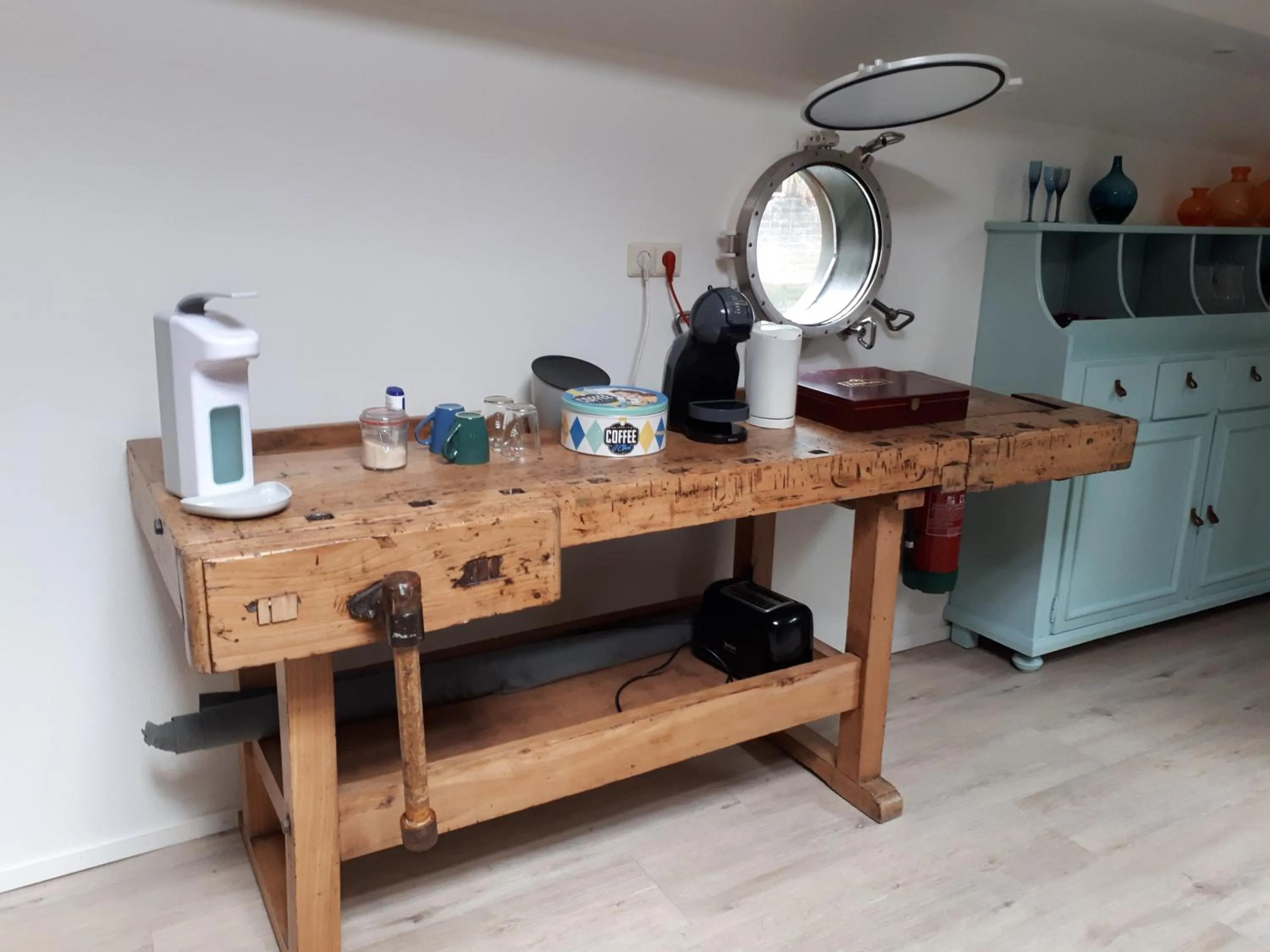 Coffee/tea facilities in Rooms on Water