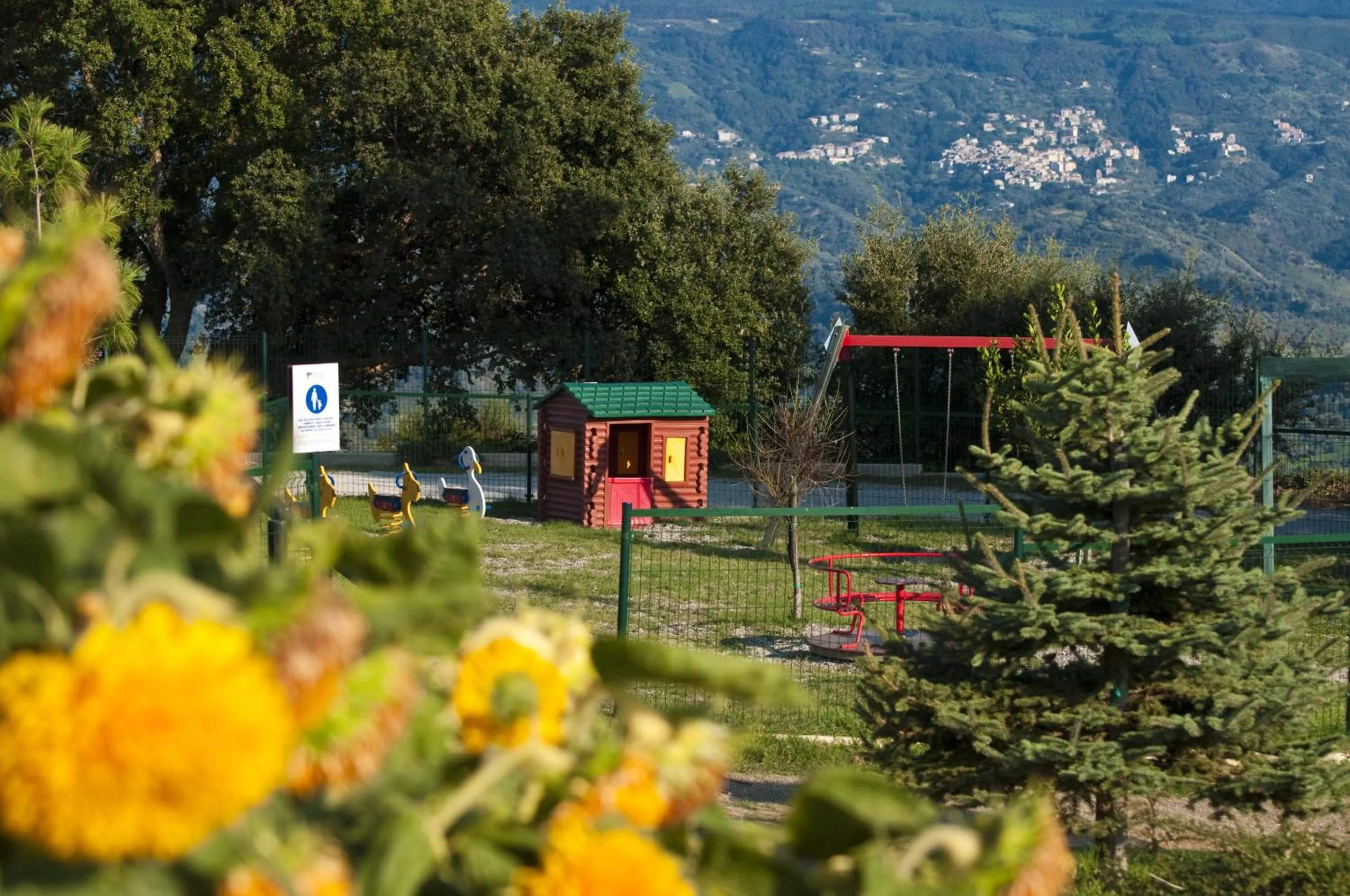 Children play ground in Popilia Country Resort