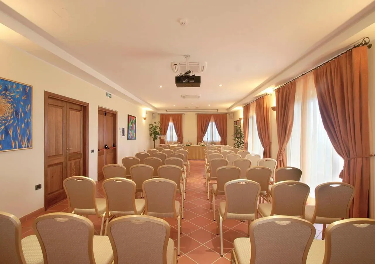 Business facilities in Popilia Country Resort