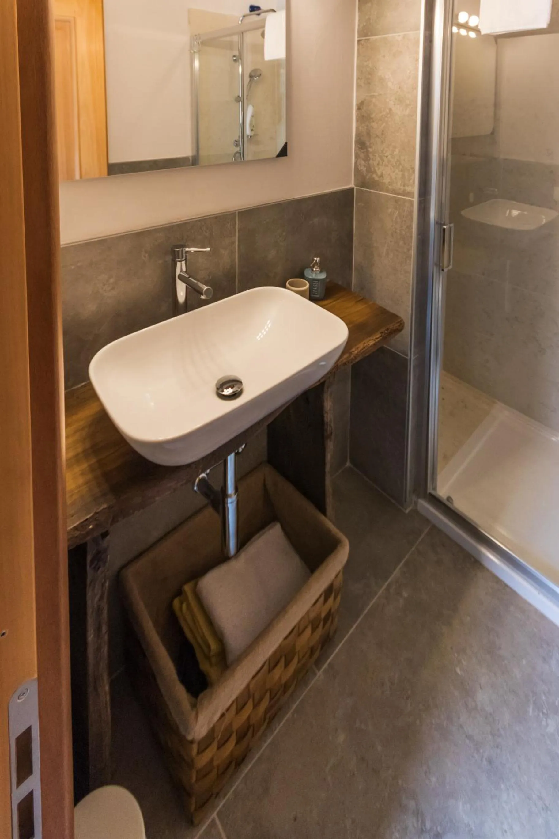 Shower in B&B Antica cascina