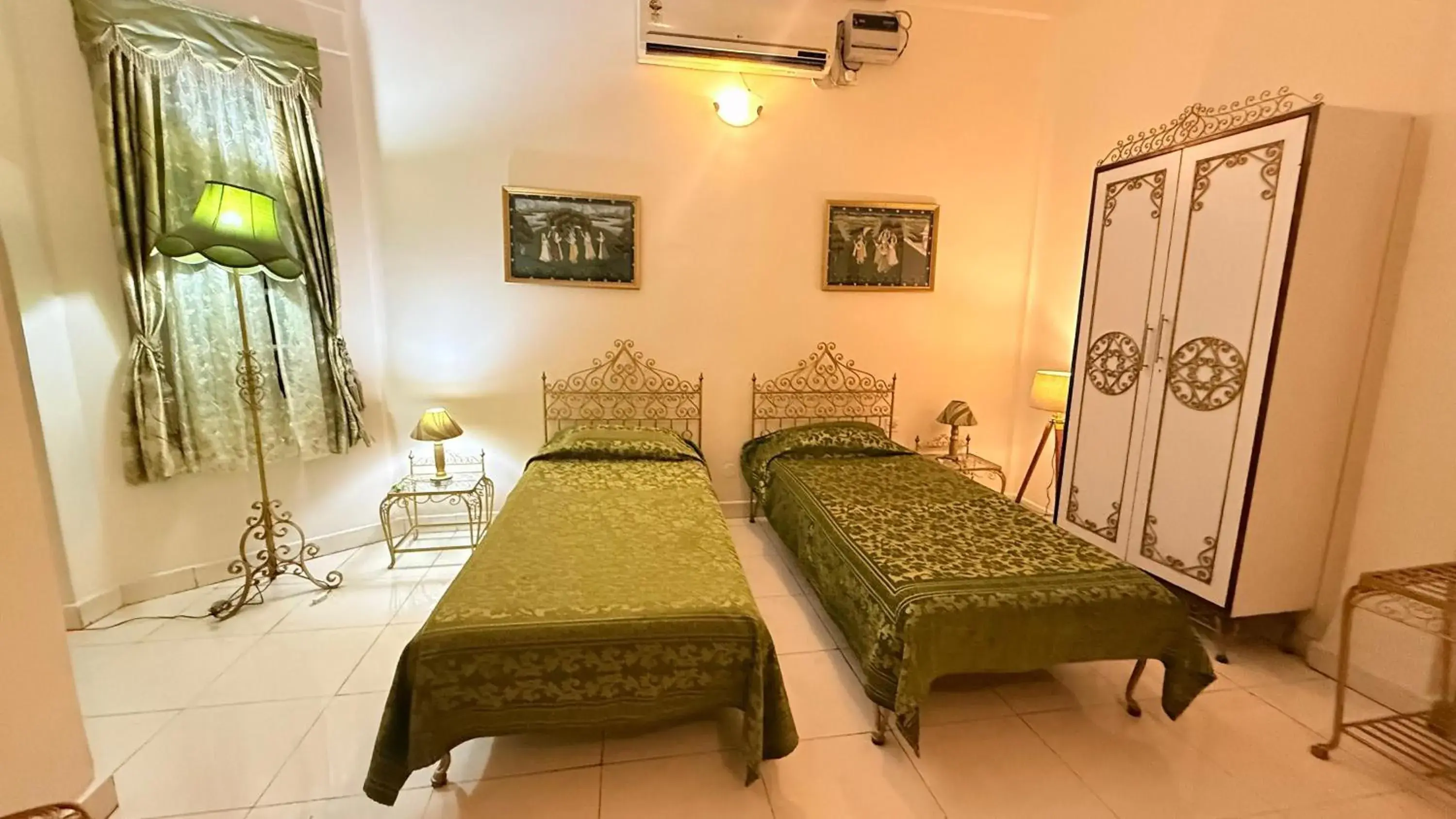 Large Twin Room in Baruah Bhavan Homestay Large Twin Room in Baruah Bhavan Homestay