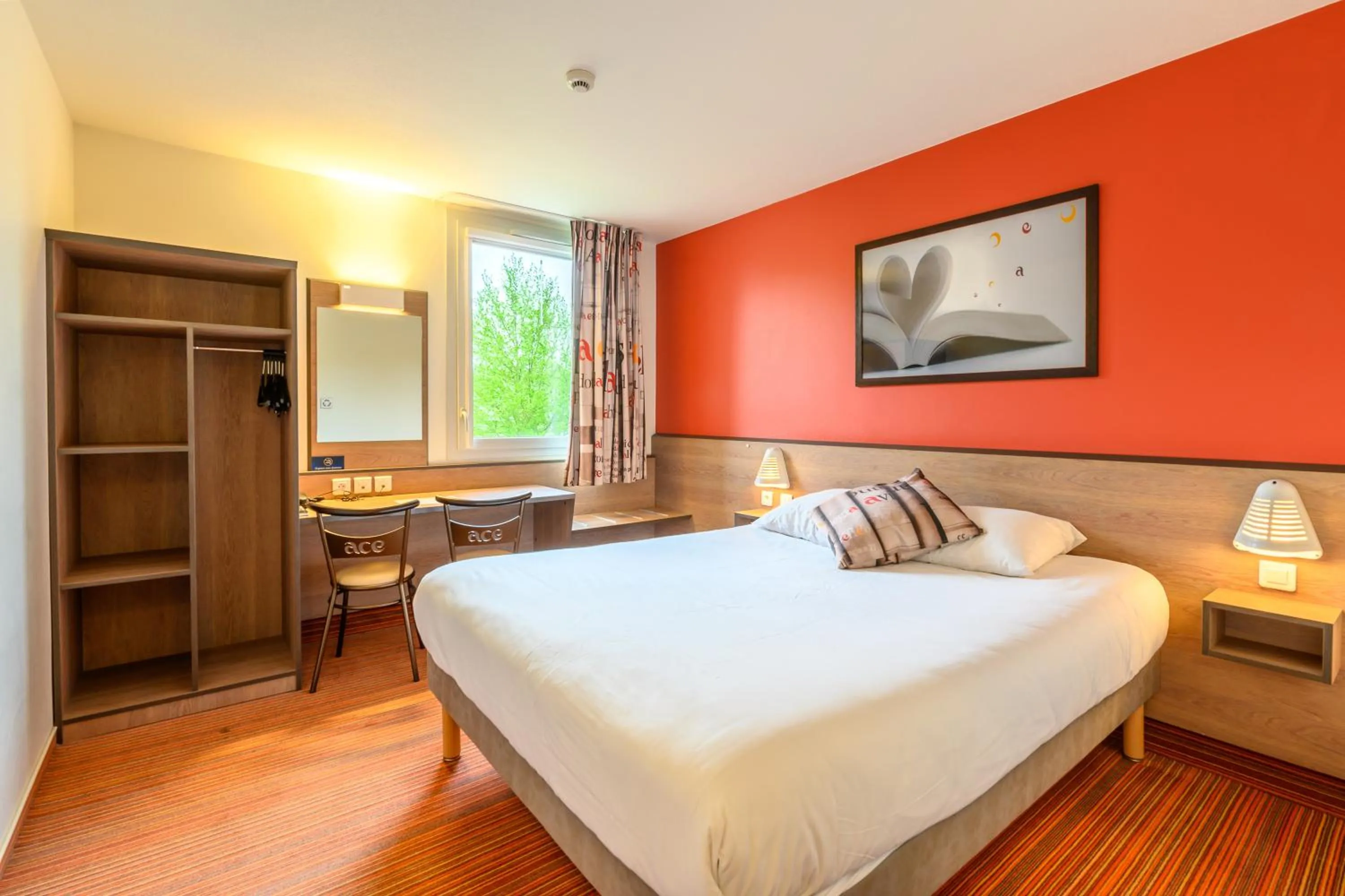 Photo of the whole room, Bed in Ace Hotel Annemasse Genève